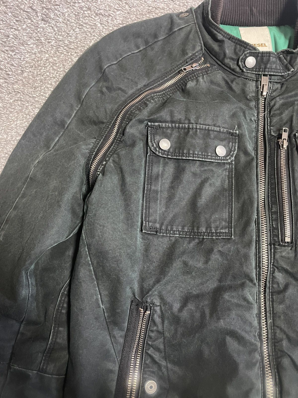 Diesel DIESEL ARCHIVE 2WAY AVANT GARDE DETACHABLE SLEEVE SIZE L Size US L / EU 52-54 / 3 - 6 Thumbnail