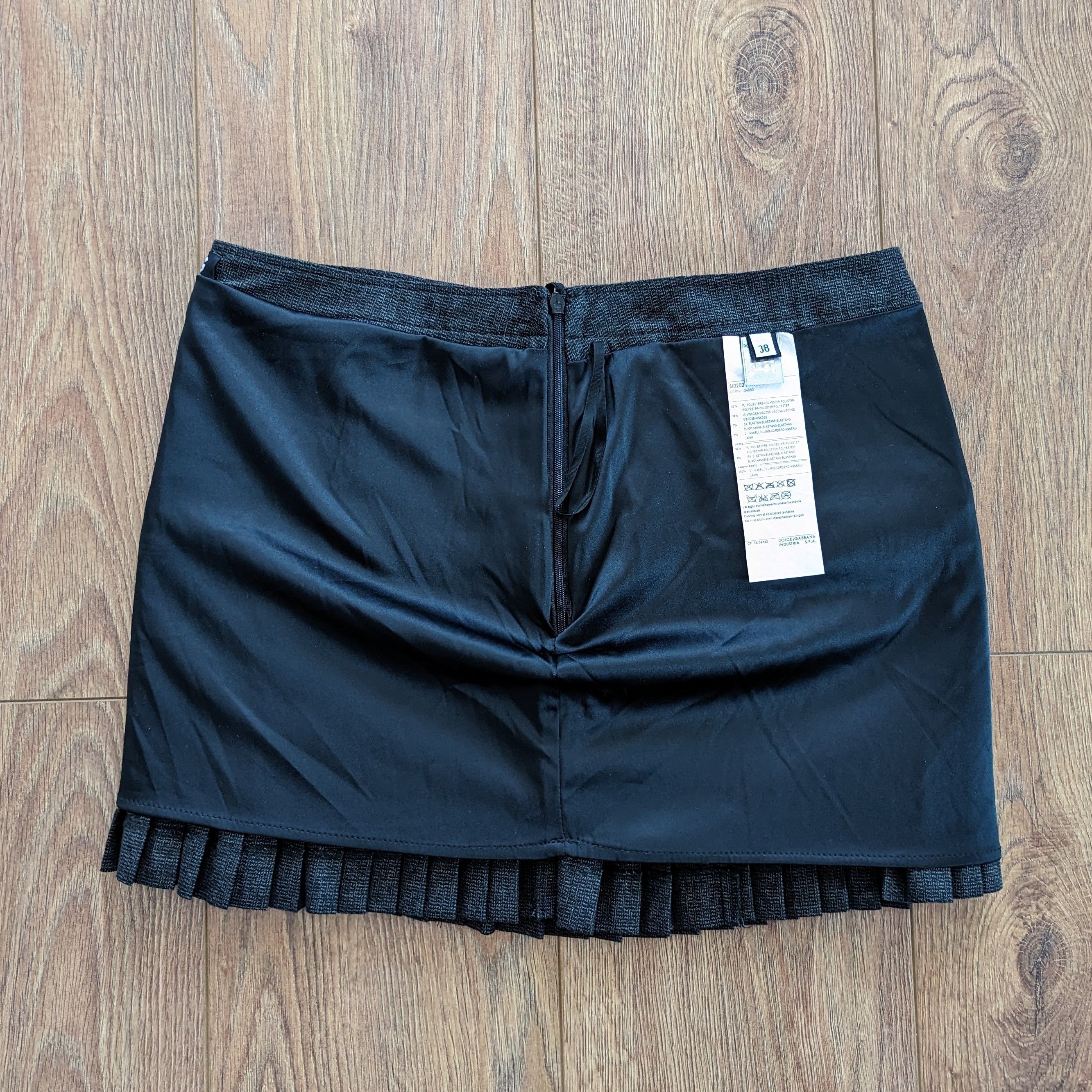Dolce & Gabbana Dolce & Gabbana Mini Skirt Leather Applic 38 M Made In Italy Size 26" / US 2 / IT 38 - 12 Thumbnail