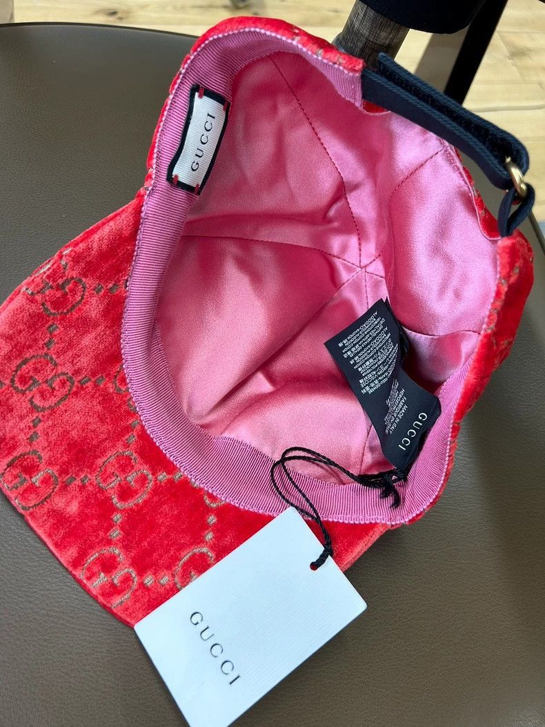 Gucci Gucci Red velvet cap -DMC-2508 Size ONE SIZE - 5 Thumbnail