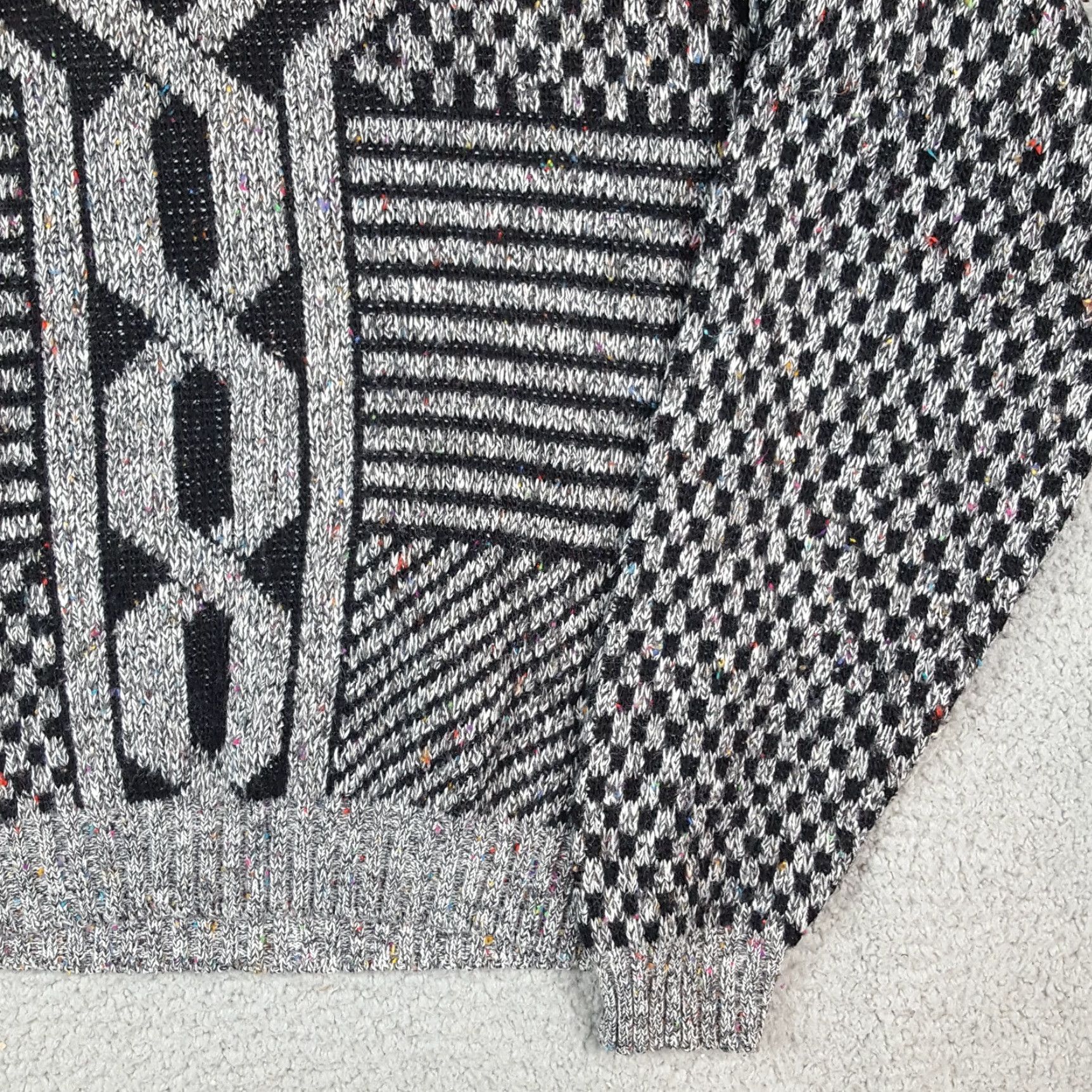 Vintage Vintage Women's Pullover Sweater Knit 80s Preppy Geometric Acid Wash Gray Size M Size M / US 6-8 / IT 42-44 - 3 Thumbnail