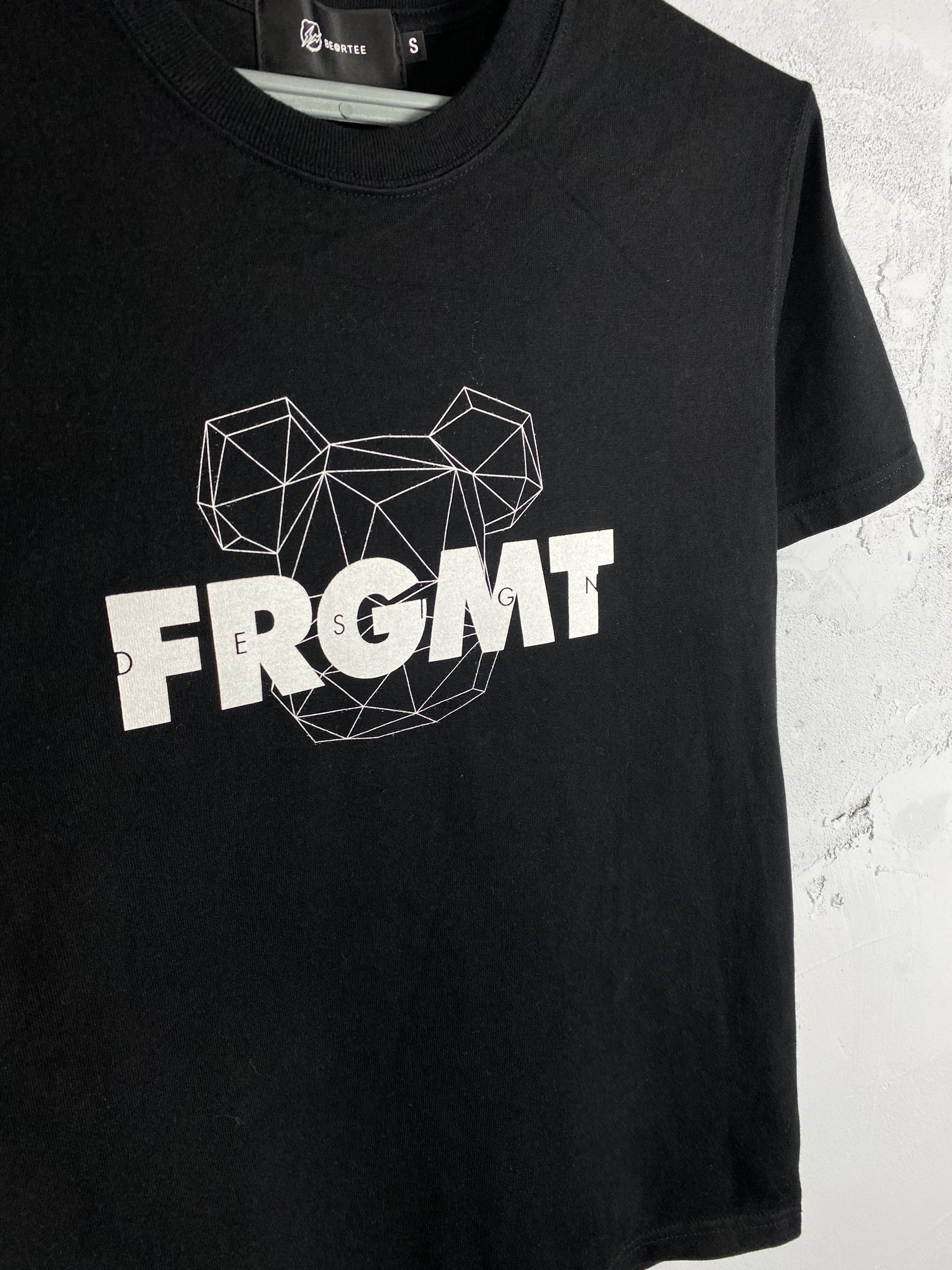 Fragment Design × Japanese Brand Fragment Design Big Logo Black T Shirt Size US S / EU 44-46 / 1 - 3 Thumbnail