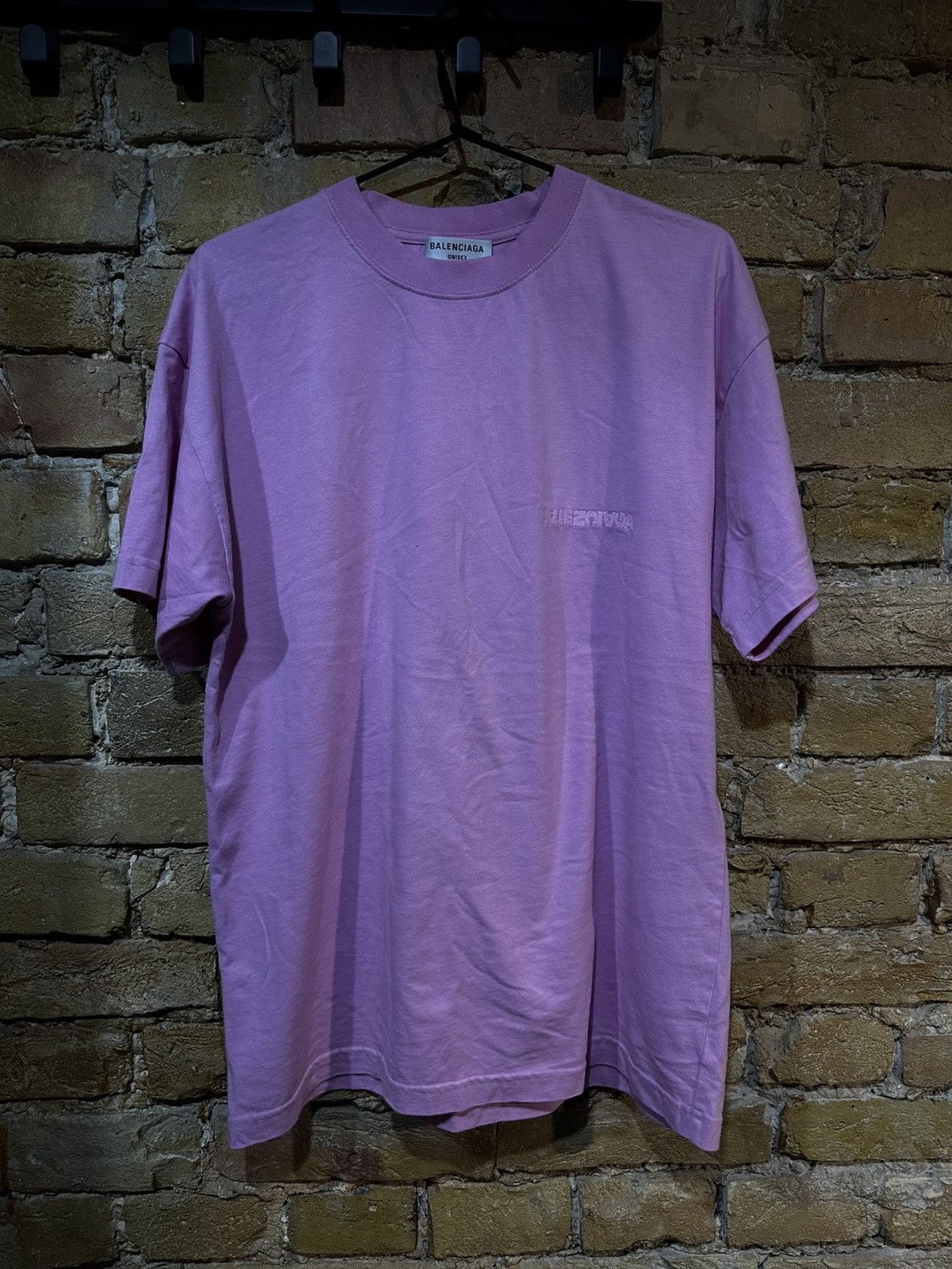 Balenciaga balenciaga flip logo tee Size US S / EU 44-46 / 1 - 1 Thumbnail