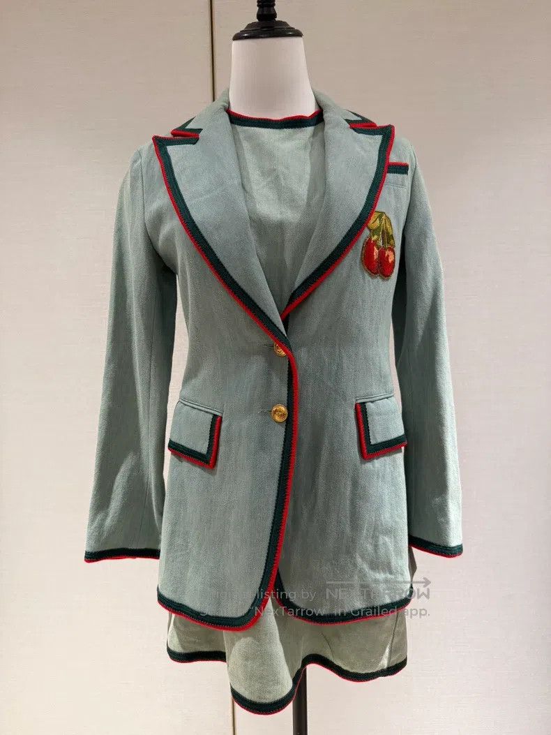 Gucci Gucci Light blue cherry embroidered suit jacket Size XS / US 0-2 / IT 36-38 - 1 Thumbnail