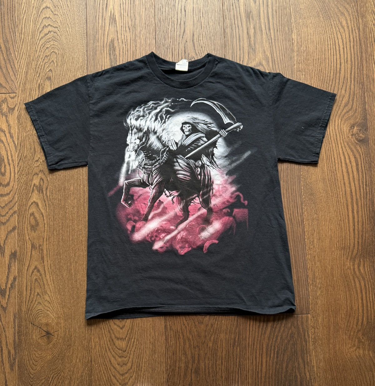 Vintage Vintage Y2K Grim Reaper Skeleton Horse Graphic Tee Size US L / EU 52-54 / 3 - 1 Thumbnail