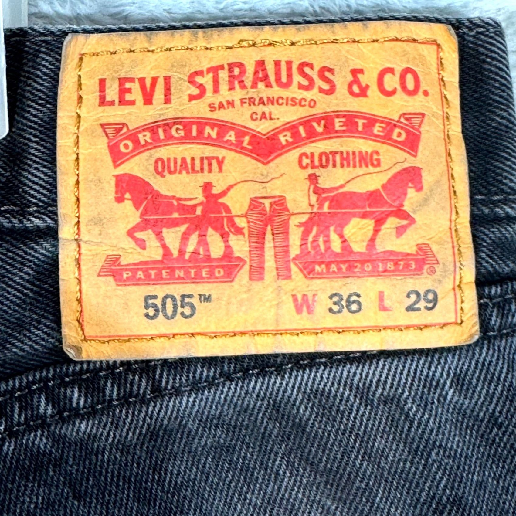 Levi's VINTAGE Levis 505 Jeans Mens 36x29 Black Denim Regular Fit Straight Leg Size US 36 / EU 52 - 5 Thumbnail