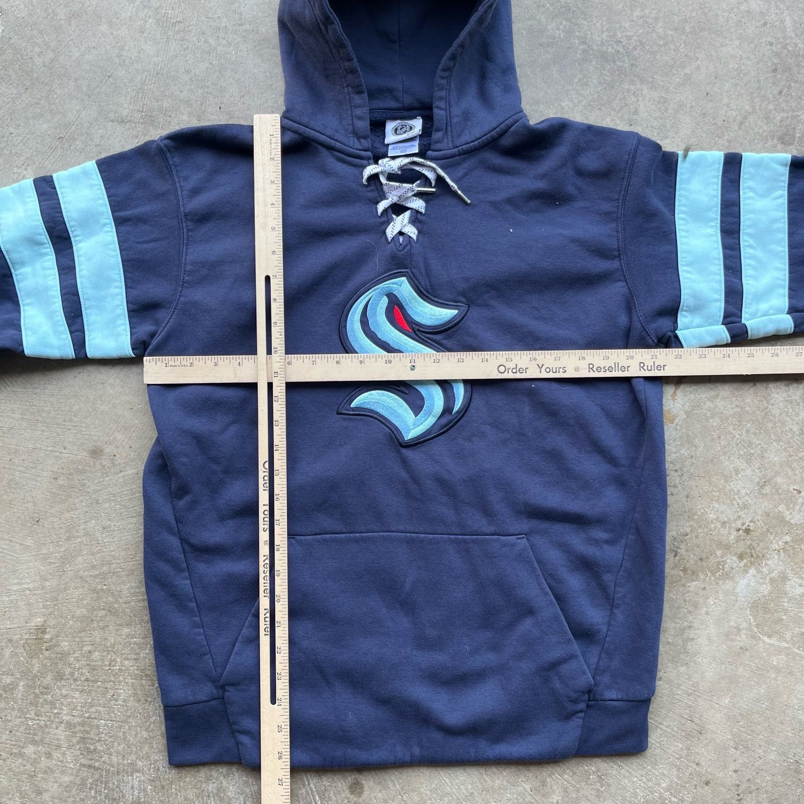 Vintage SEATTLE KRAKEN NHL HOCKEY HOODIE BLUE SZ LARGE Size US L / EU 52-54 / 3 - 4 Thumbnail