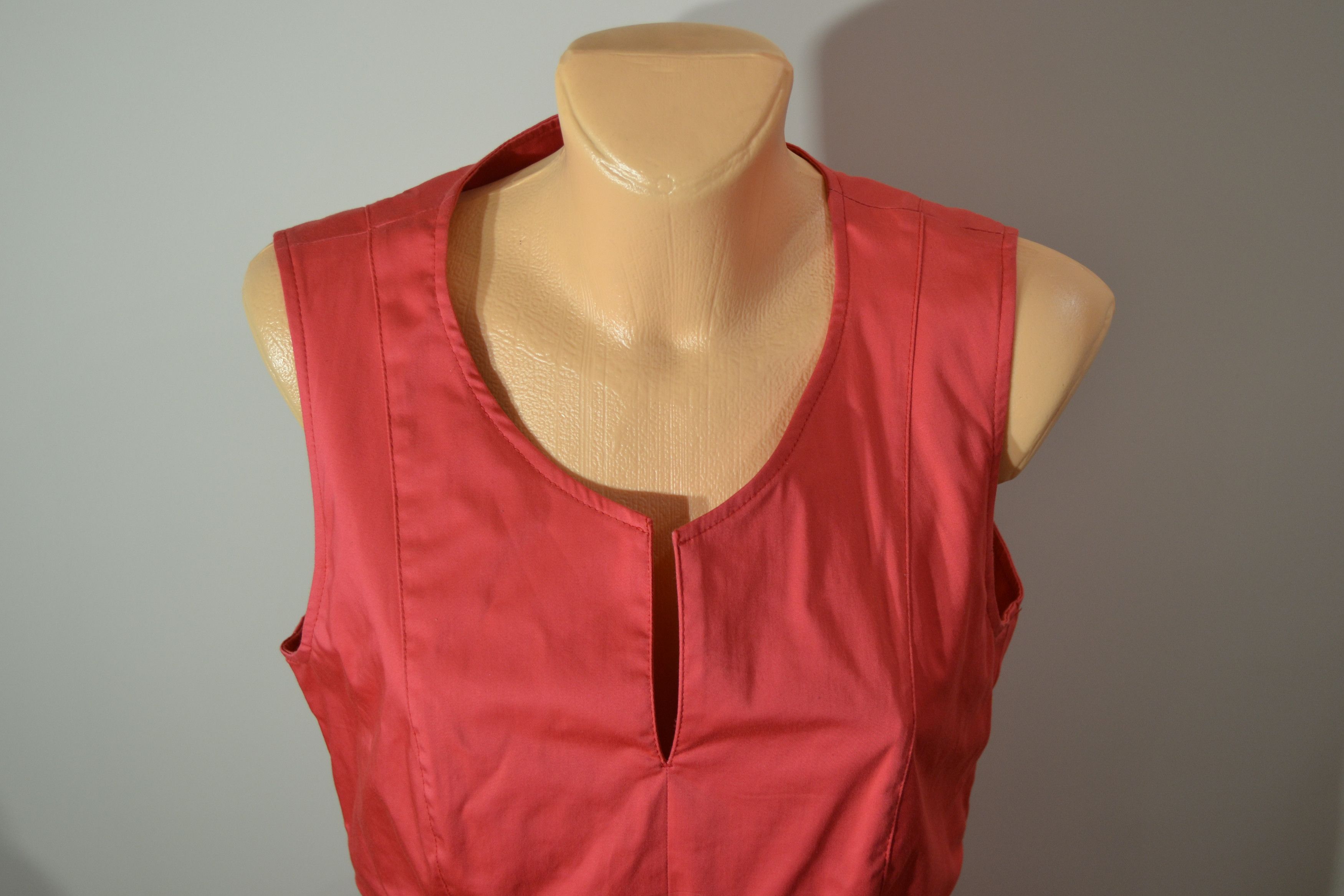 MAX&Co. Dress Max&Co Red Sleek Pencil | Fitted Waist Modern M Size M / US 6-8 / IT 42-44 - 3 Thumbnail