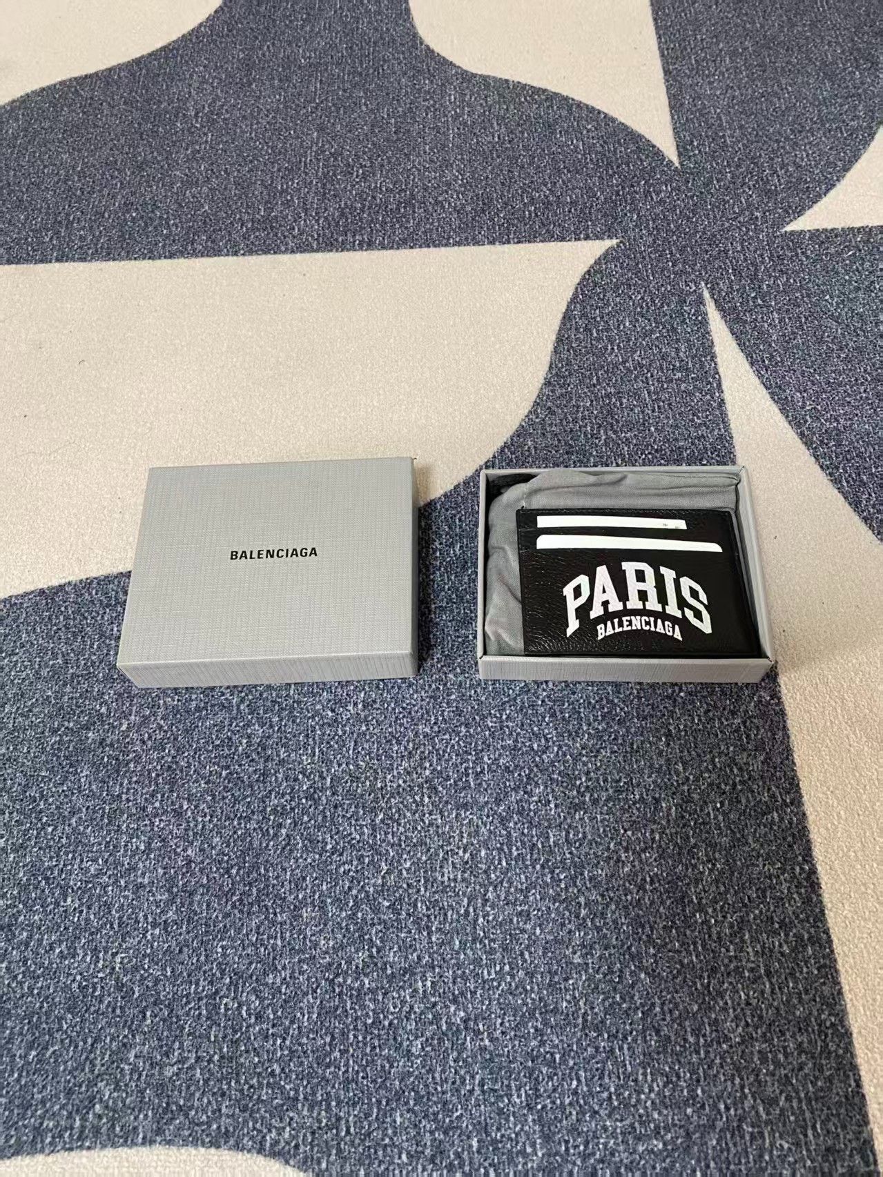 Balenciaga Balenciaga City Series Calf Leather Card Holder Size ONE SIZE - 1 Thumbnail