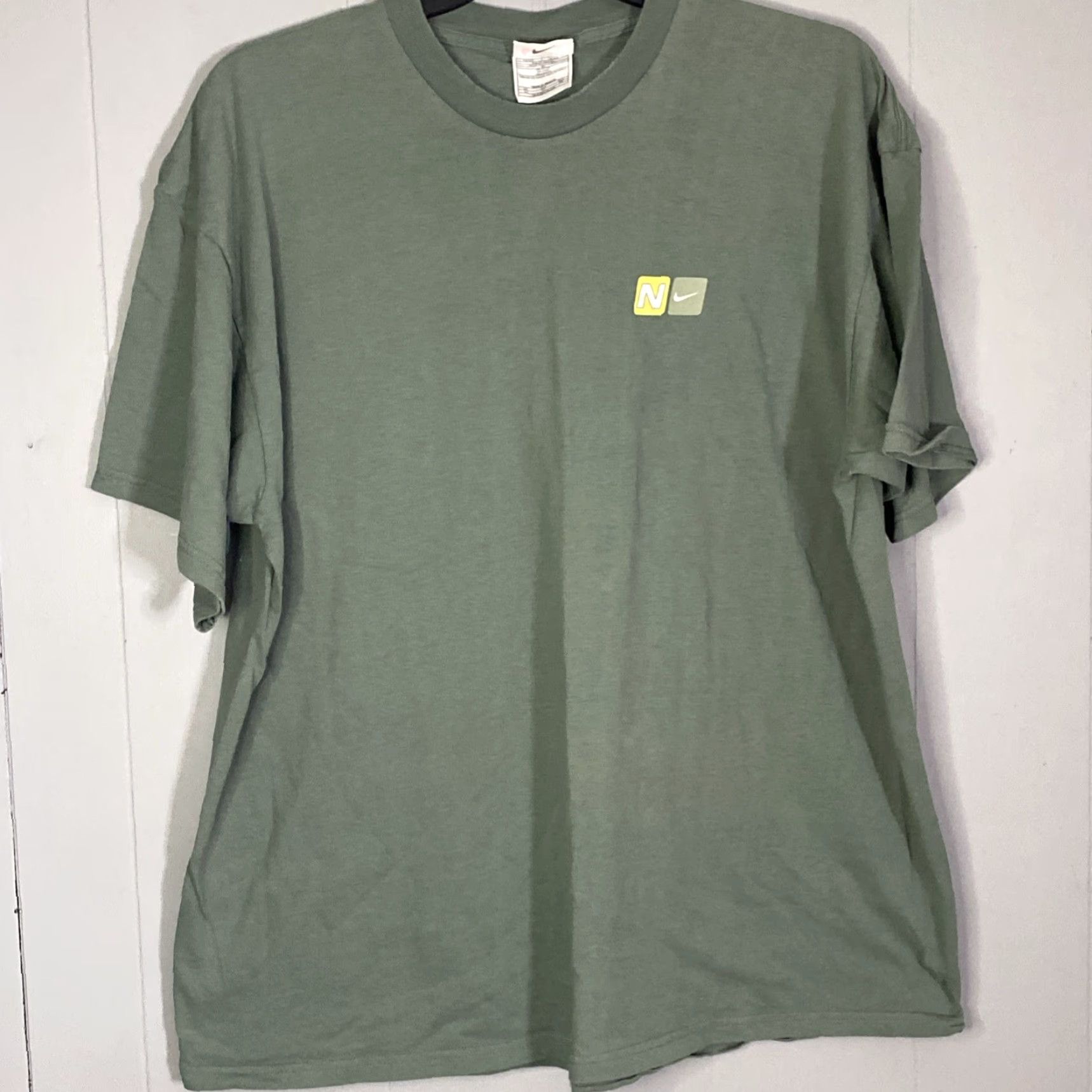 Nike VINTAGE Nike T Shirt Mens 2XL White Tag Athletics XXL Faded Green 26x31 Size US XXL / EU 58 / 5 - 7 Thumbnail