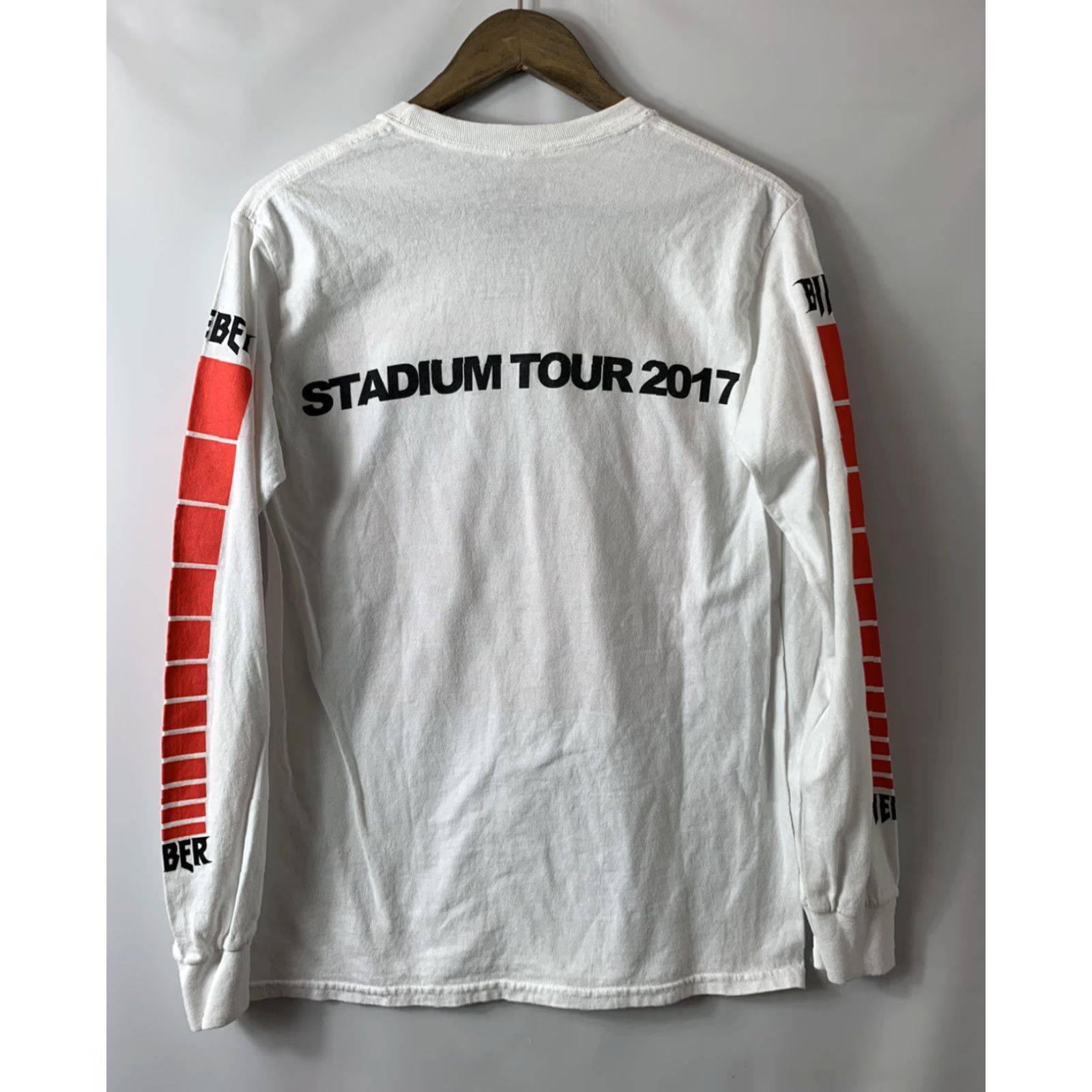 Vintage Stadium Team Justin Bieber Stadium Tour 2017 White Long Sleeve Shirt S Men Tee Shirt Shirt Size US S / EU 44-46 / 1 - 2 Thumbnail