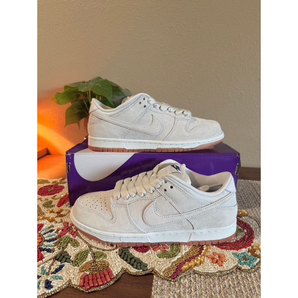 Nike Nike SB Dunk Low Pro B Pale Ivory Sail Coconut Milk Beige Size US 8 / EU 41 - 1 Thumbnail