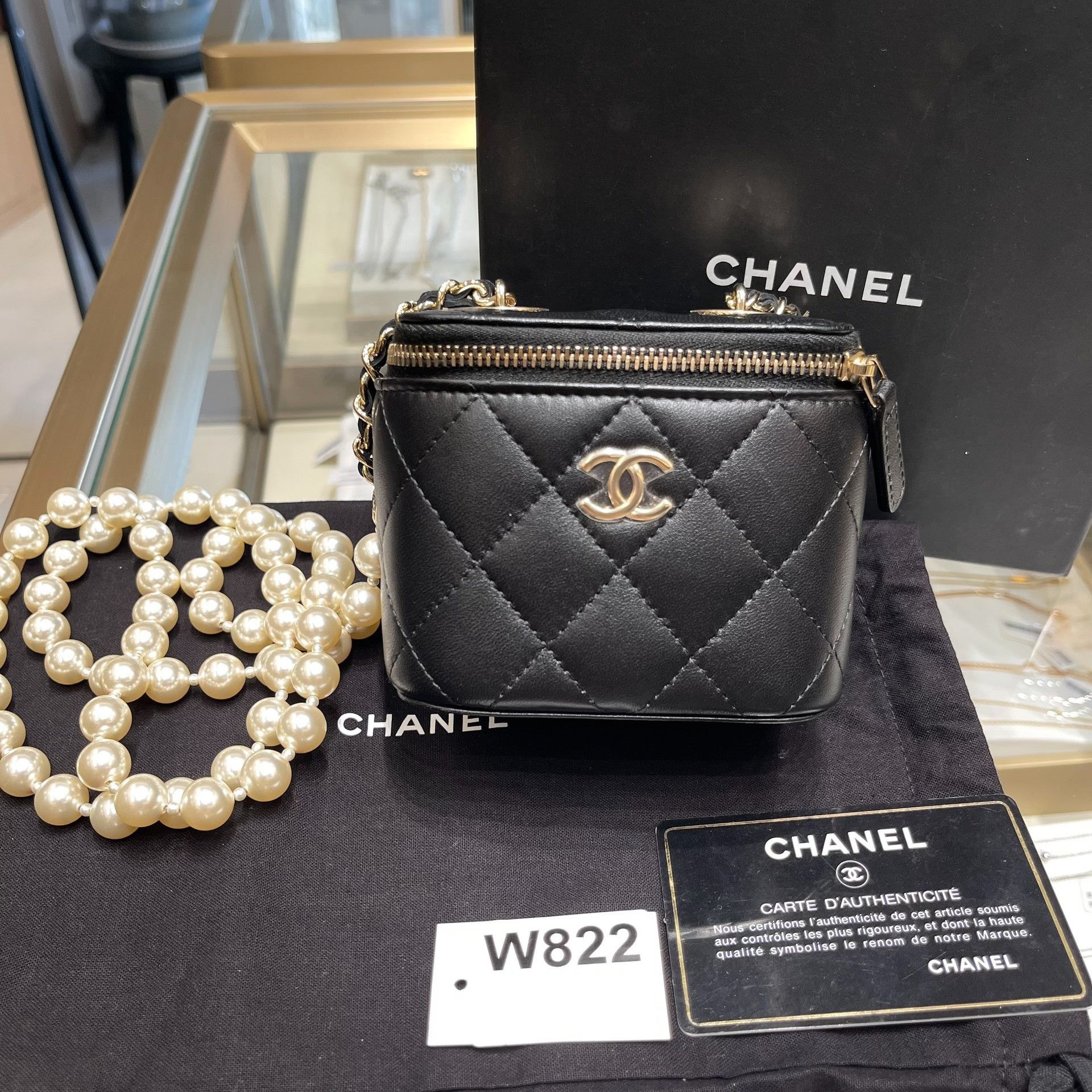 Chanel Pre-loved Bag Very good condition Size ONE SIZE - 1 Thumbnail