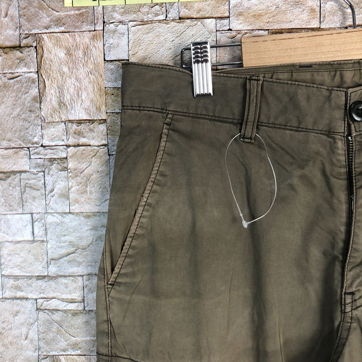 Japanese Brand × Uniqlo Uniqlo Brown Cargo Multipocket Pants #A430 Size US 31 - 8 Thumbnail