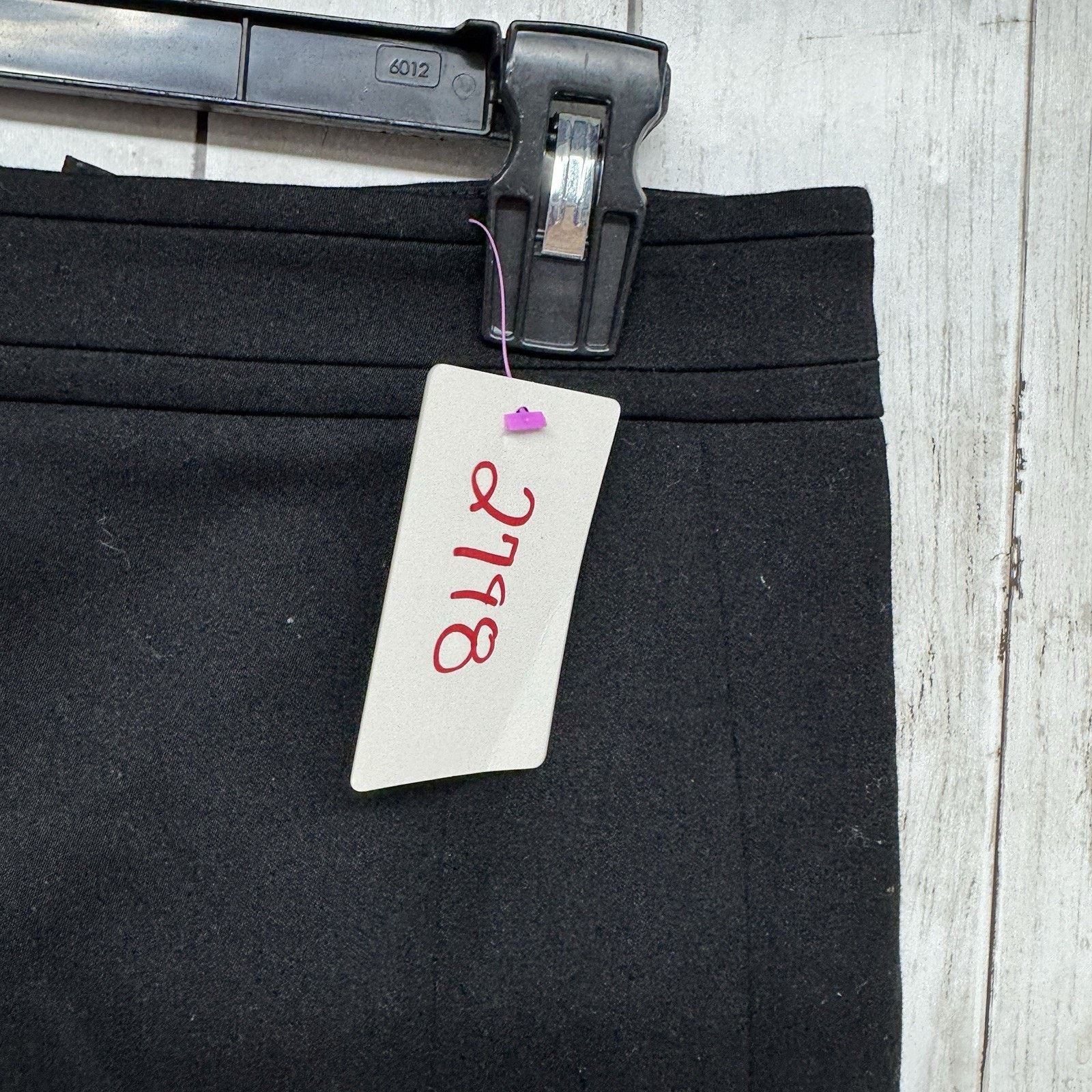 White House Black Market White House Black Market Skirt Sz 6 Straight Pencil Midi Zip Size 28" / US 6 / IT 42 - 2 Thumbnail