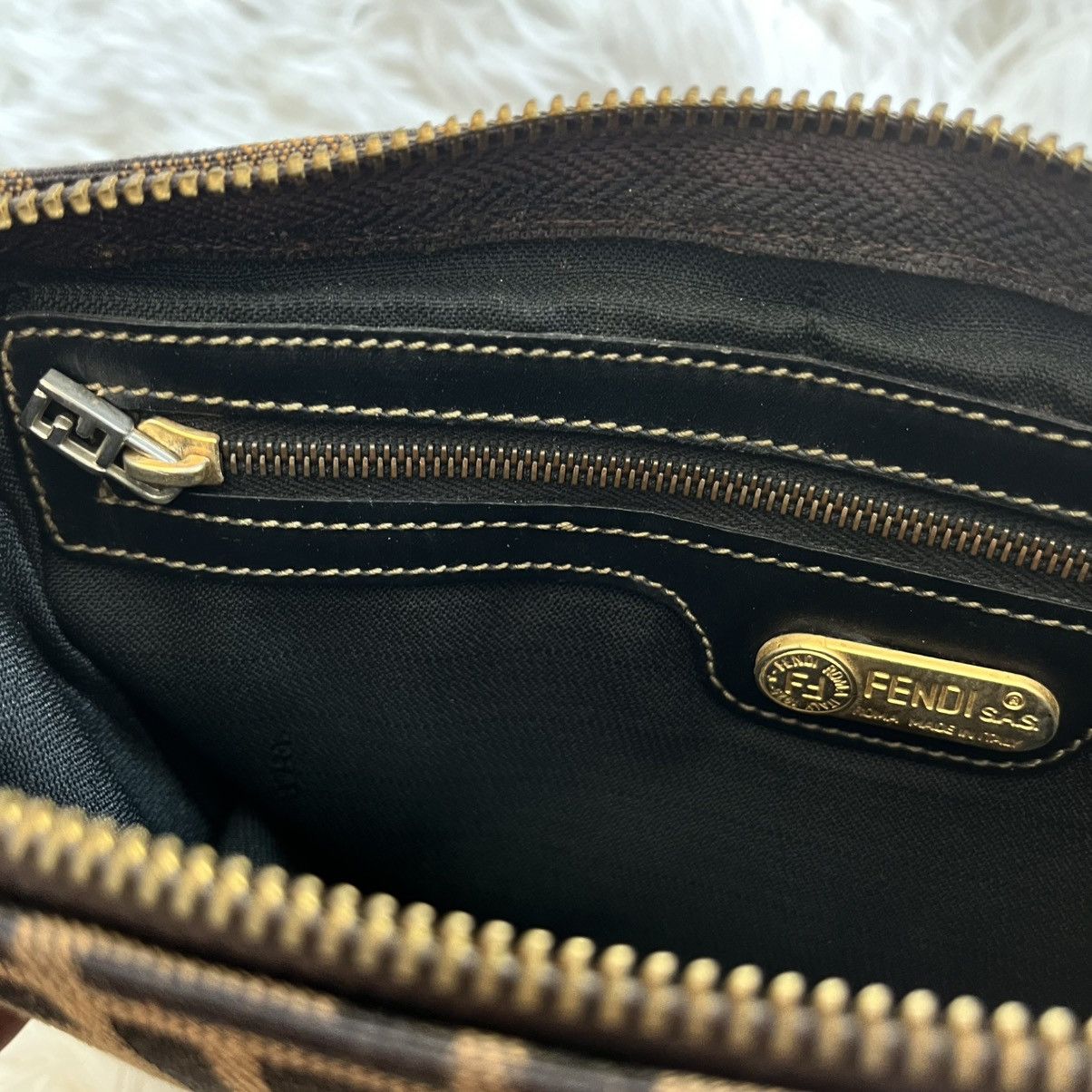 Fendi Fendi Zucca canvas clutch bag FF monogram Size ONE SIZE - 6 Thumbnail