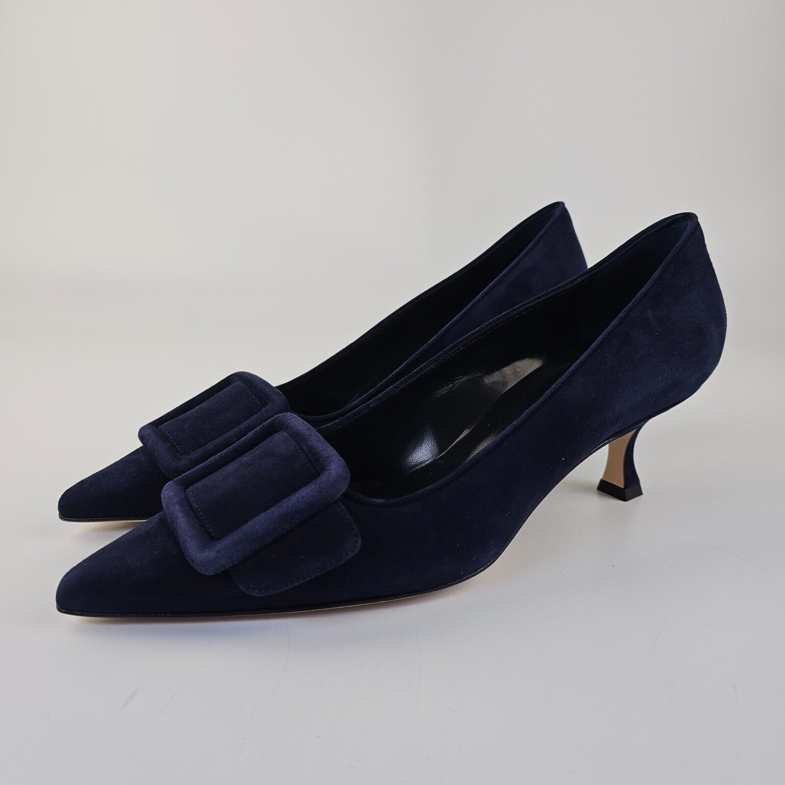 Manolo Blahnik Maysalepump $845 Navy Suede 50mm Pumps New