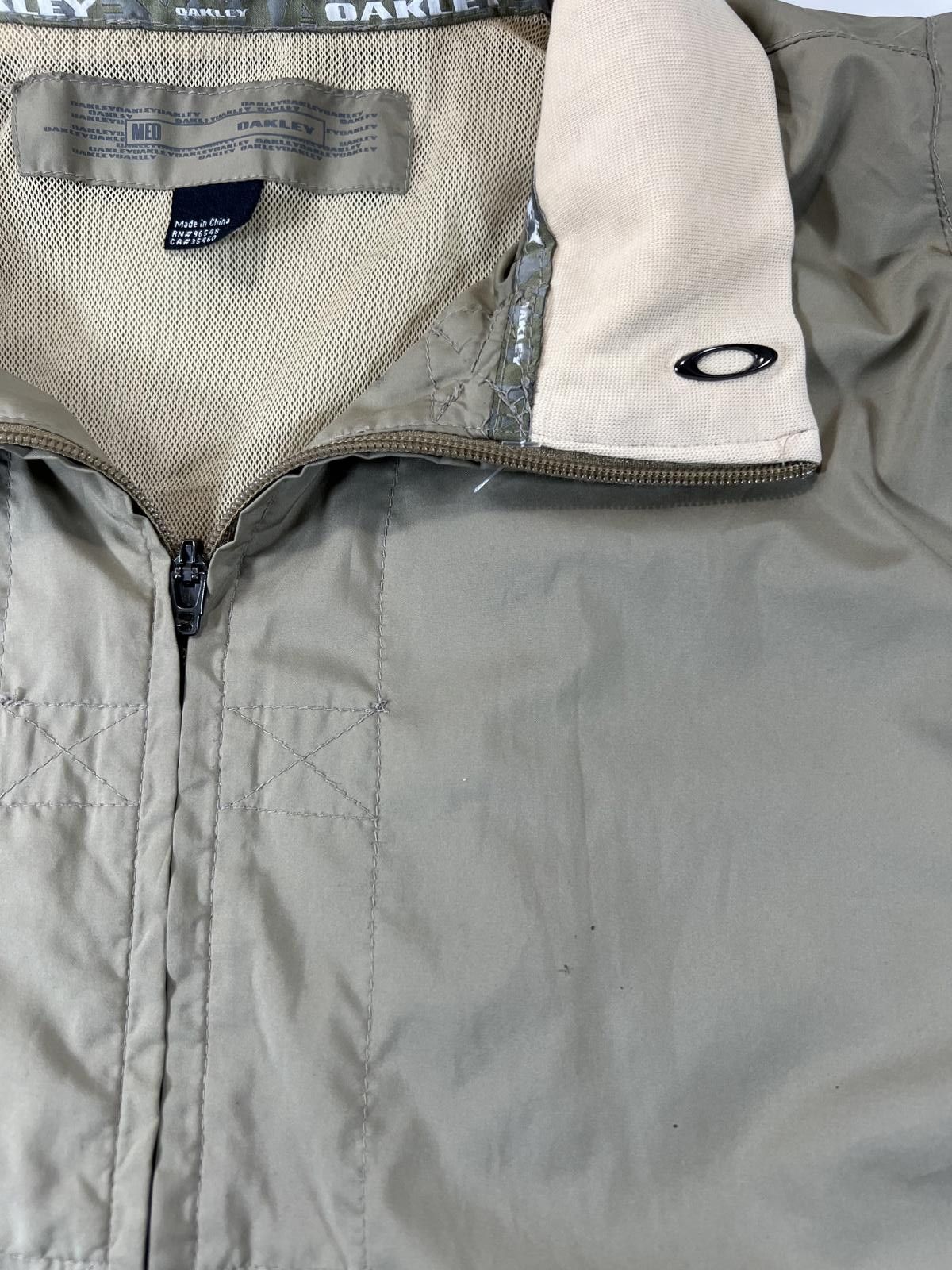 Oakley Vintage Oakley Men's Lightweight Beige Windbreaker Jacket M Size US M / EU 48-50 / 2 - 2 Thumbnail