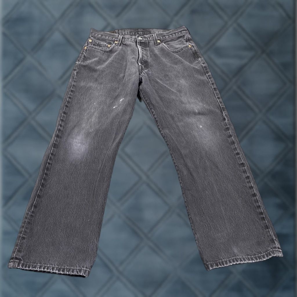 Levi's VINTAGE Levi's 501 Jeans Mens 36x30 Black Straight Leg Button Fly含 Accessories Size US 36 / EU 52 - 1 Thumbnail