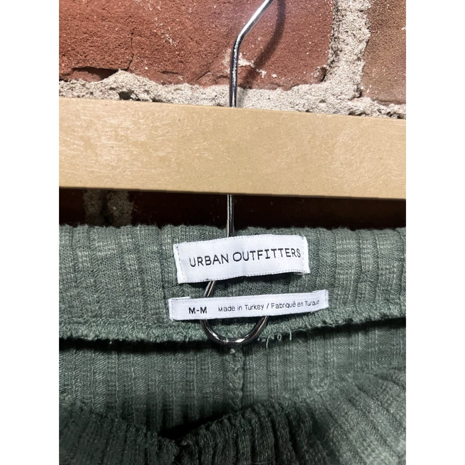Urban Outfitters Urban Outfitters Womens Green Cropped Knit Leggings Size M User: Urban Outfitters Womens Green Cropped Knit Leggings Size M Size 32" / US 10 / IT 46 - 3 Thumbnail