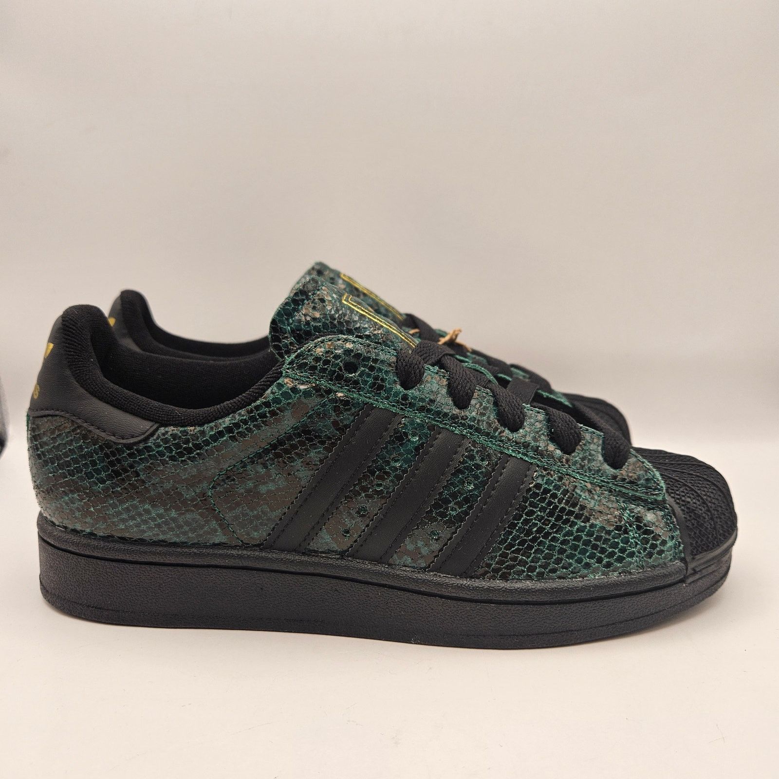 Adidas ADIDAS ORIGINALS WOMEN'S 7 SUPERSTAR BLACK GREEN SNAKESKIN Size US 7 / IT 37 - 4 Thumbnail