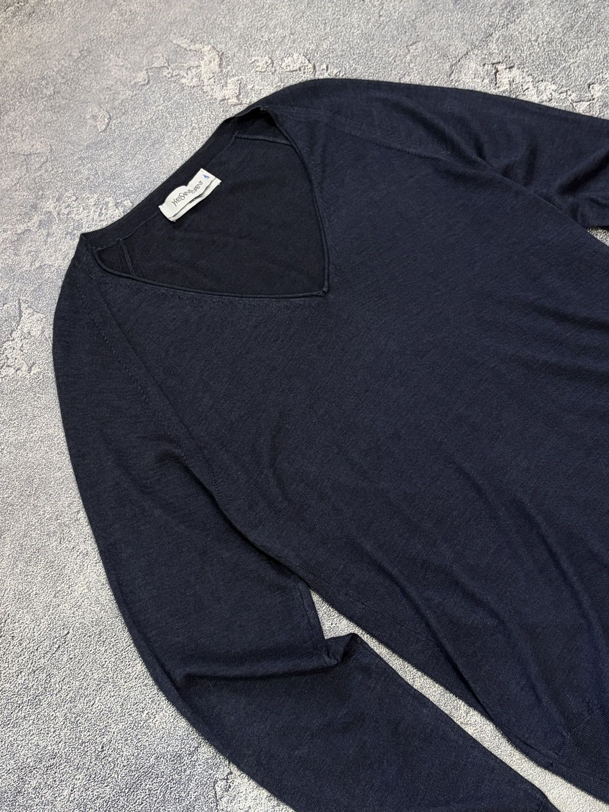 Yves Saint Laurent Yves Saint Laurent YSL Cashmere Silk V-Neck Sweater Navy XL Size US XL / EU 56 / 4 - 7 Thumbnail