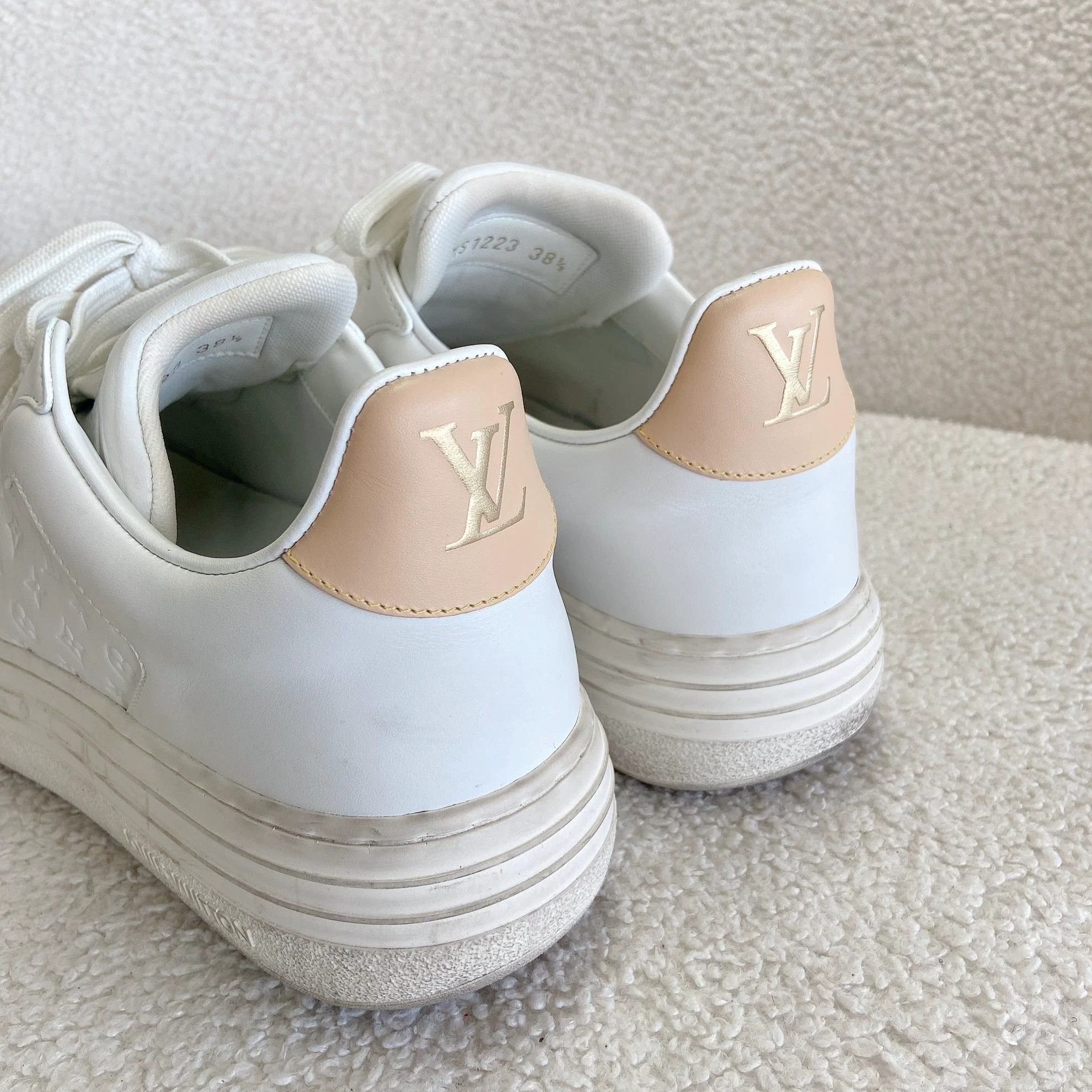 Louis Vuitton Louis Vuitton Platform White Monogram Sneaker 38.5 Size US 8 / IT 38 - 6 Thumbnail
