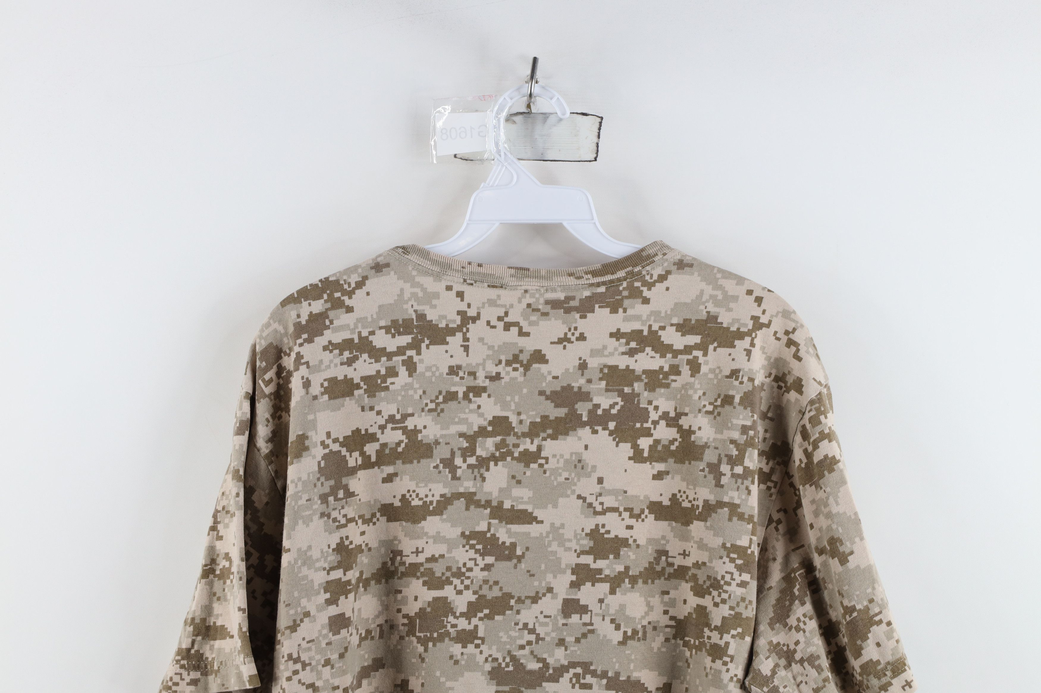 Vintage Vintage Y2K Streetwear Digi Camouflage Short Sleeve T-Shirt Size US L / EU 52-54 / 3 - 8 Thumbnail