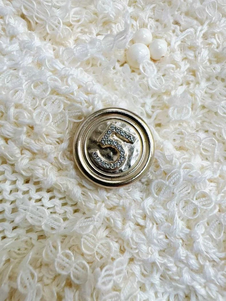 Chanel Chanel 21s show beige heavy industry stud bead embroidery Size 24" / US 00 / IT 34 - 6 Thumbnail