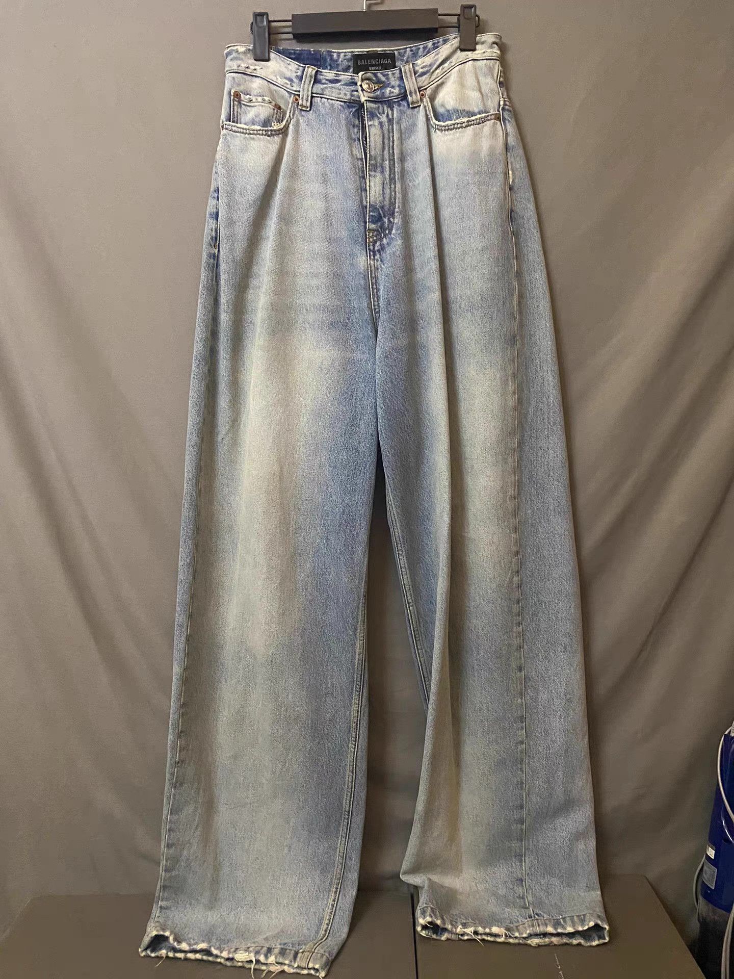 Balenciaga Balenciaga washed distressed wide-leg jeans Size US 29 - 1 Thumbnail
