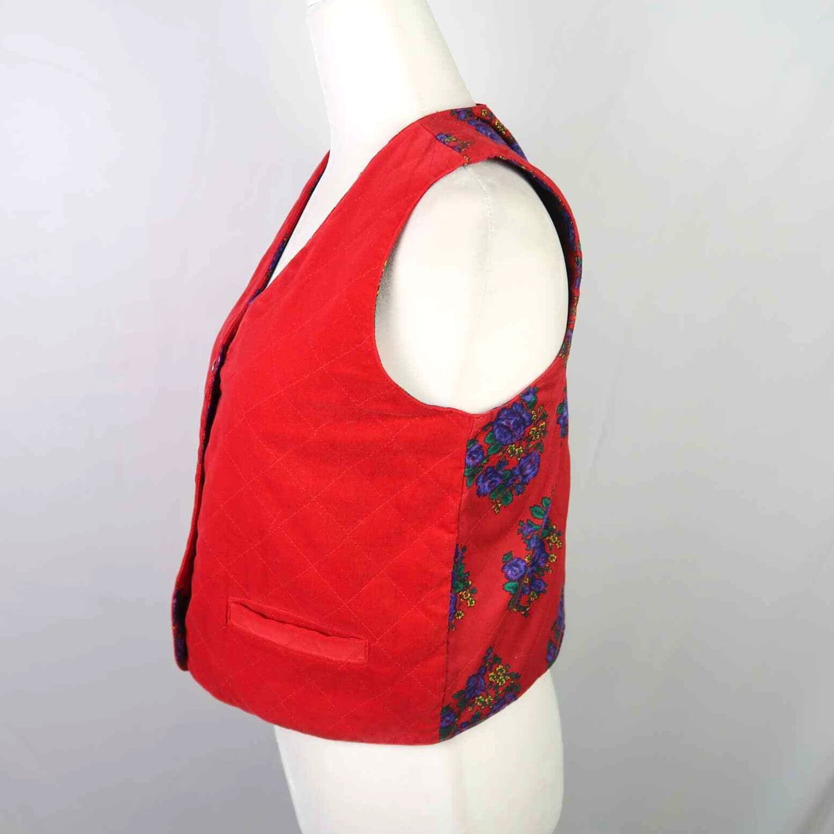 Vintage VINTAGE 90s Floral Print Quilted Reversible Vest, Red/Blue, Cotton, S, Casual, Regular, Button Front, Arts & Crafts, Womens Size S / US 4 / IT 40 - 7 Thumbnail