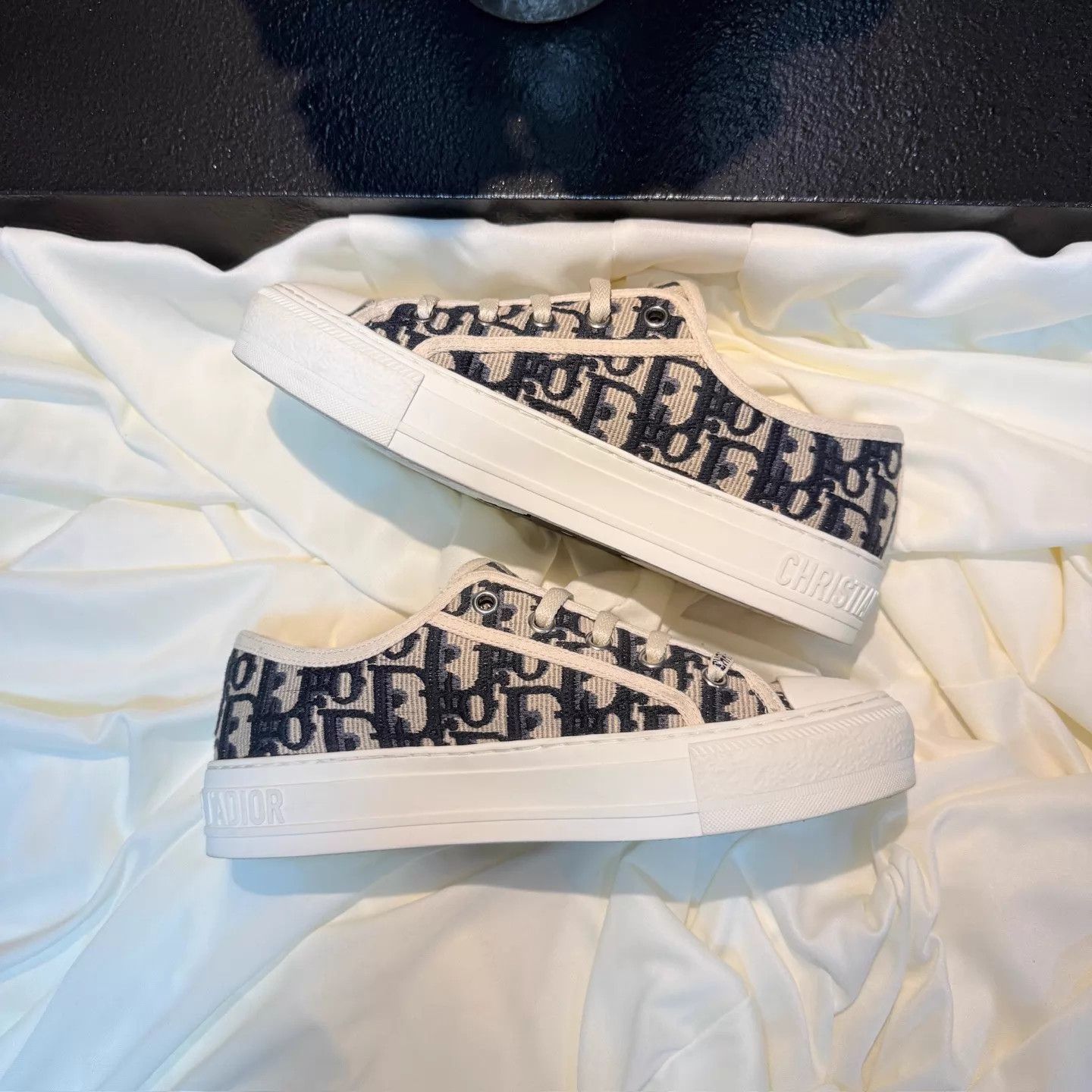 Dior Dior White&Blue DR Embroidered Sneakers 36 99 New Size US 5.5 / IT 35.5 - 4 Thumbnail