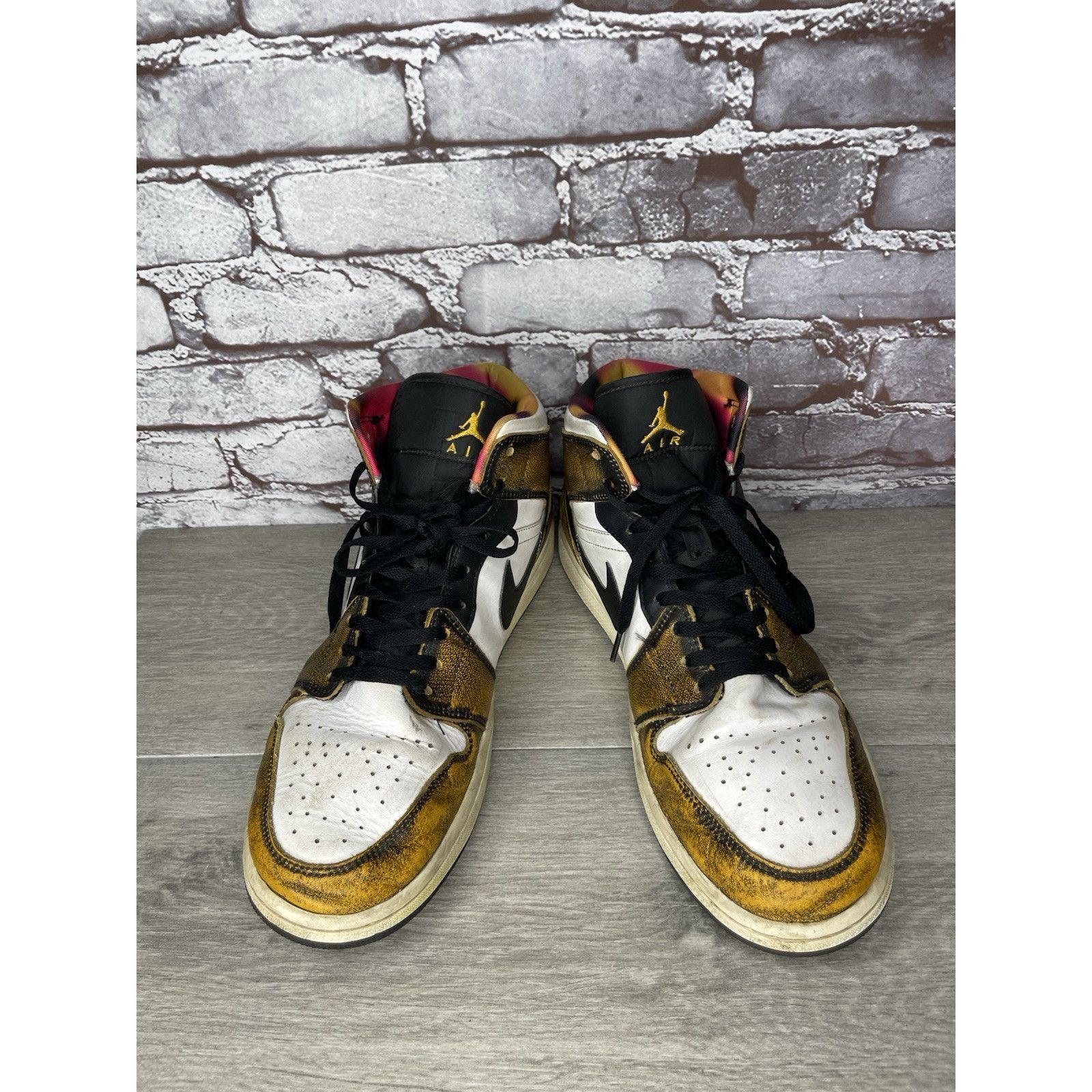 Jordan Brand Air Jordan 1 SE Mid Wear Away Taxi Basketball Shoes Men 13M Size US 13 / EU 46 - 12 Thumbnail