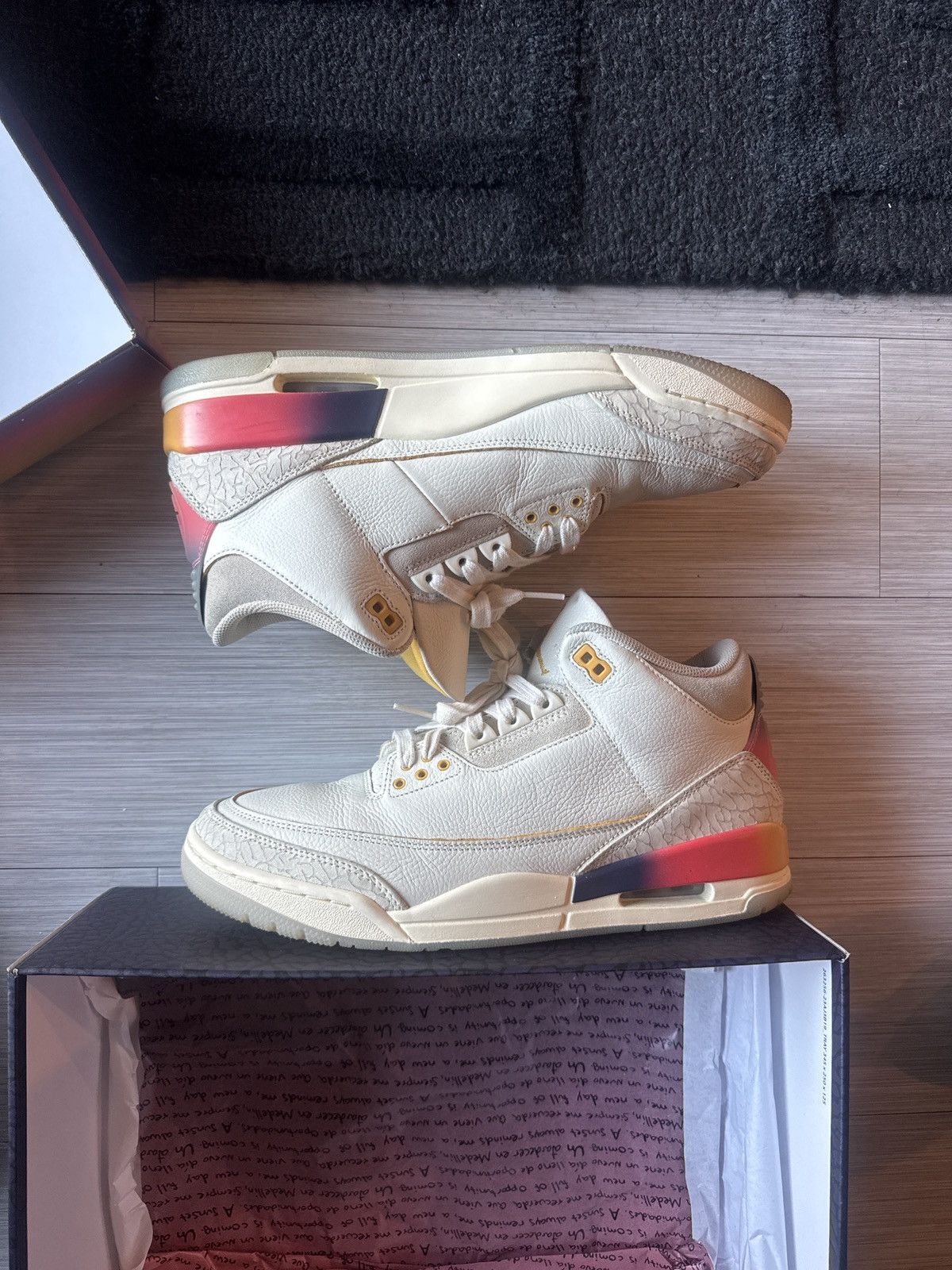 J Balvin × Jordan Brand Jordan 3 J Balvin Size US 11 / EU 44 - 7 Thumbnail