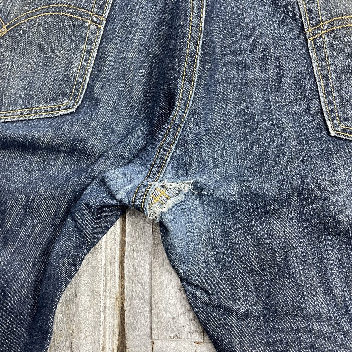Levi's Vintage Levis 513 Faded Distressed Jeans WC202 Size US 36 / EU 52 - 5 Thumbnail