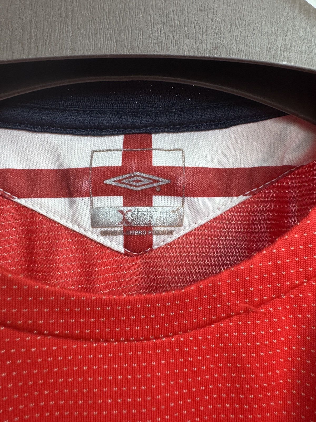 Umbro Umbro England 2004 2006 away soccer jersey football shirt Size US L / EU 52-54 / 3 - 10 Thumbnail