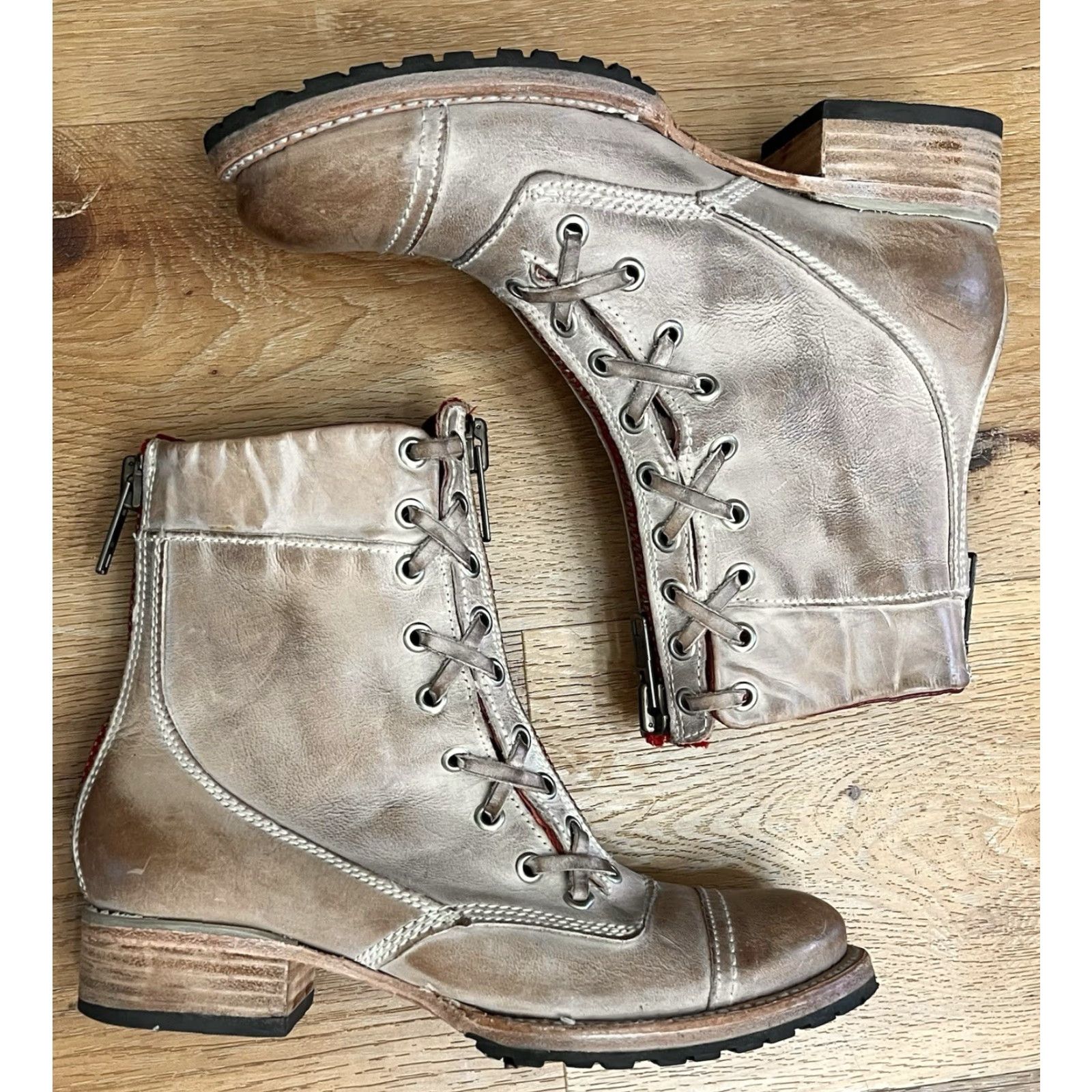 FREEBIRD VINTAGE Freebird By Steven Boots Women 7 Tan Lace Combat EUC Liverpool Leather Ankle Block Heel 50s Theme Size US 7 / IT 37 - 6 Thumbnail