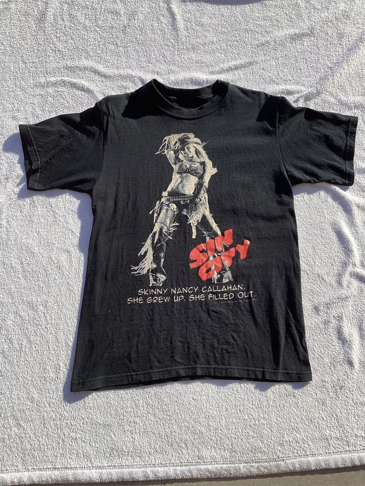 Other Vintage 05 Sin City skinny Nancy Callahan music/tour T-shirt Size US L / EU 52-54 / 3 - 1 Thumbnail