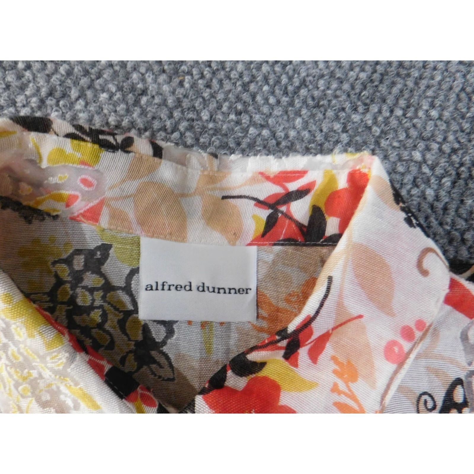 Vintage Alfred Dunner Button-Up Top XL Red Floral Sheer Butterfly Womens Long Sleeve Casual Pullover Round Neck Size XL / US 12-14 / IT 48-50 - 5 Thumbnail