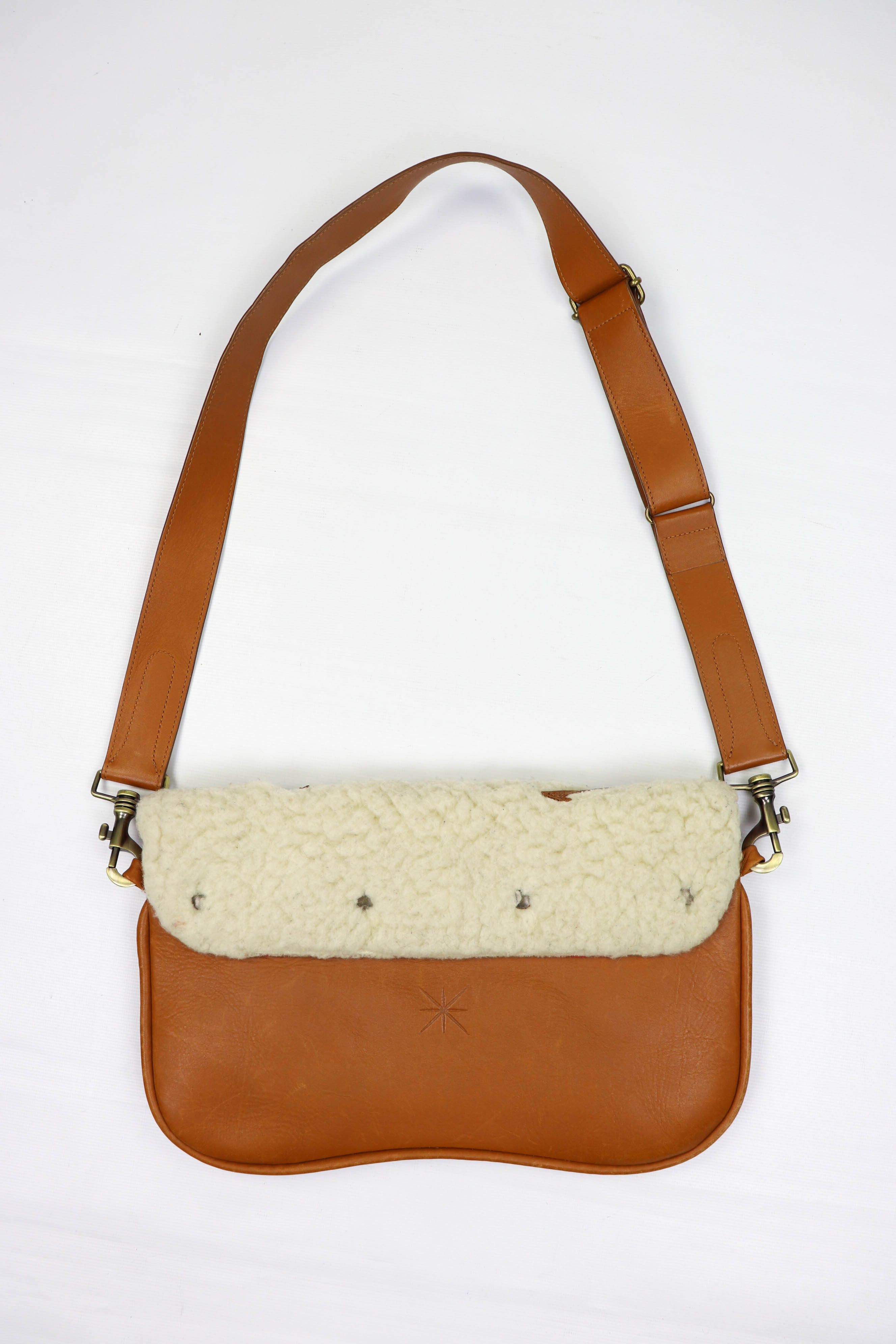 Designer × Leather La Stella Tan Beige Leather Crossbody Shoulder Bag Size ONE SIZE - 4 Thumbnail