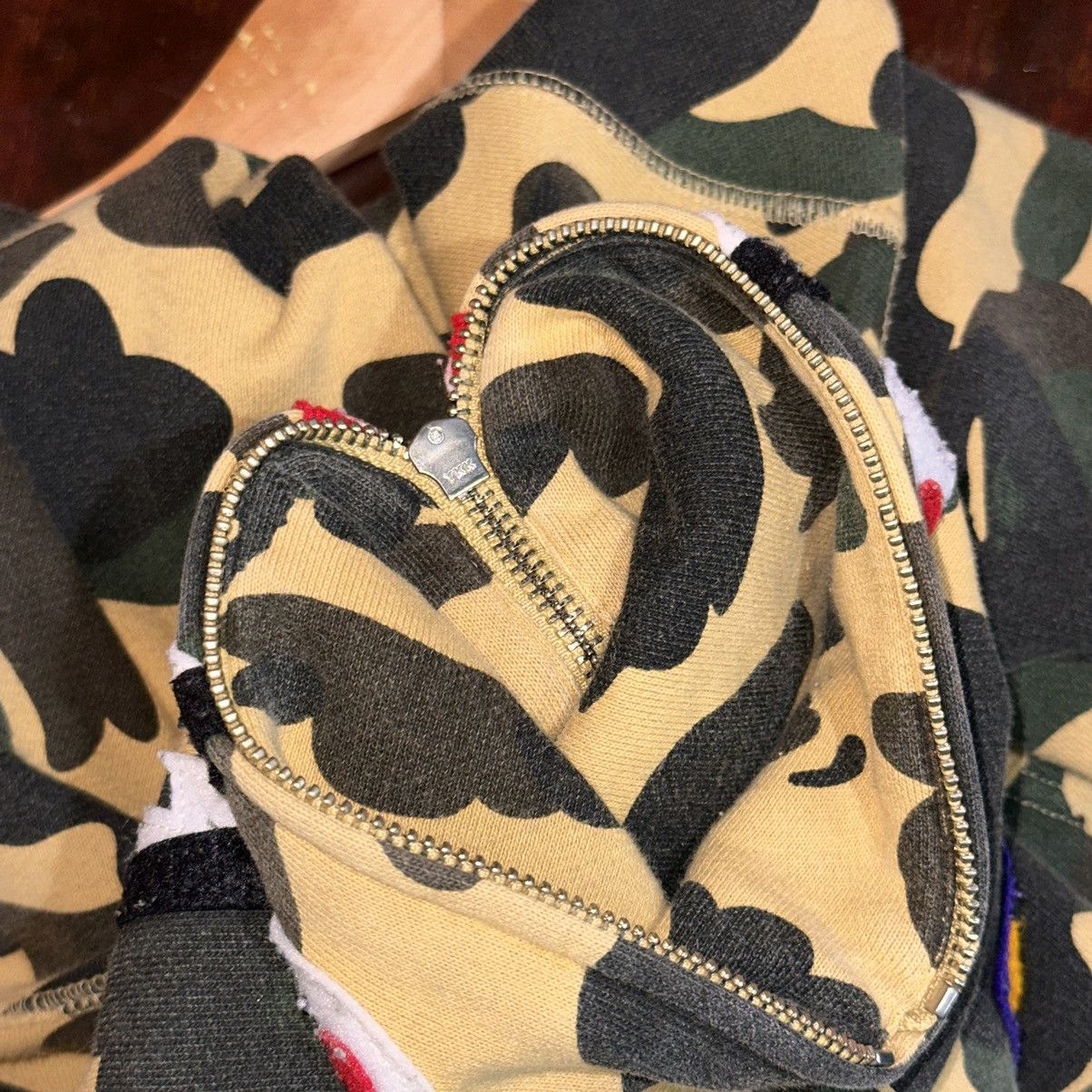 Bape 1st Camo Shark Full Zip Hoodie Size US S / EU 44-46 / 1 - 4 Thumbnail