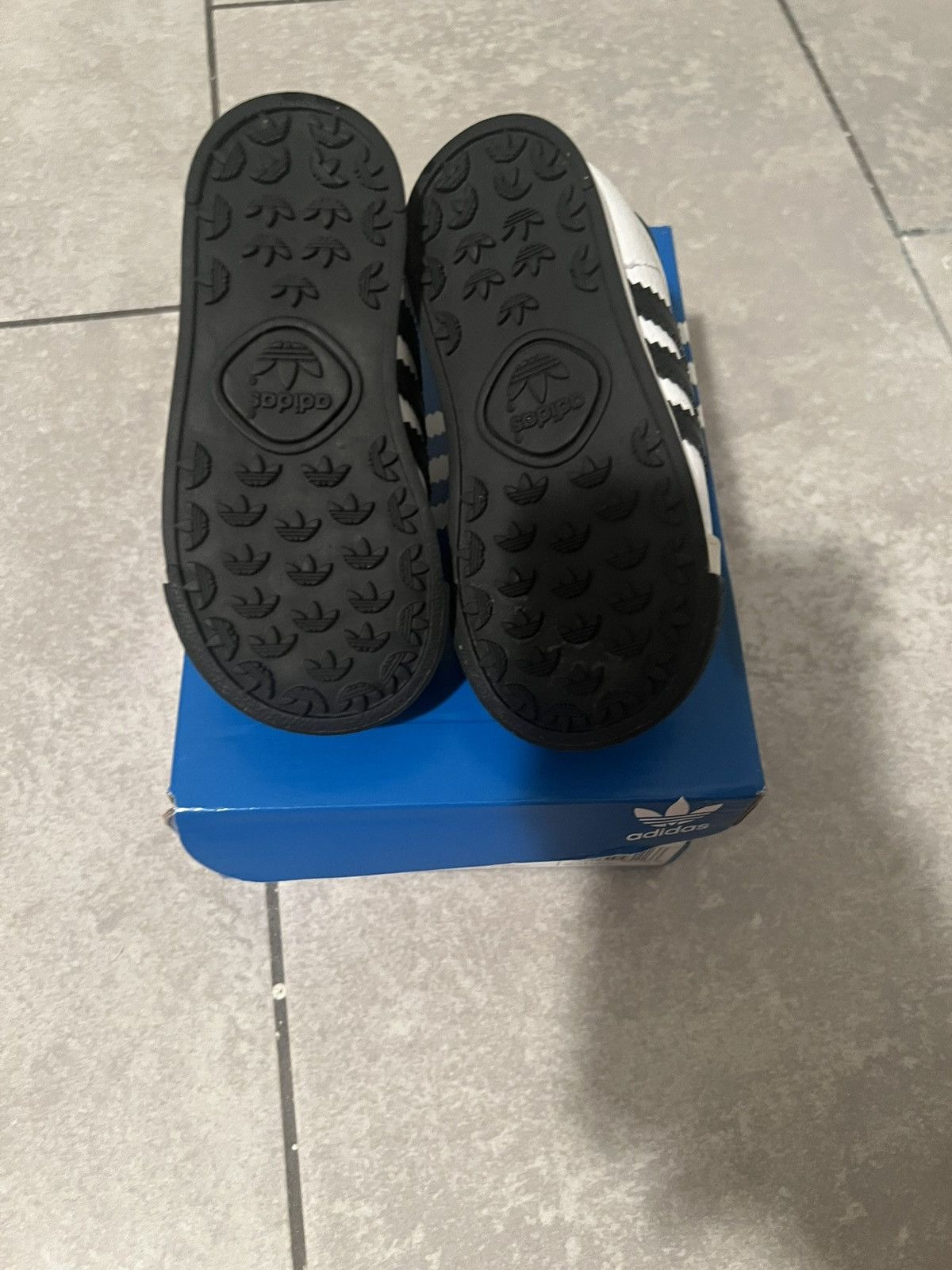 Adidas Adidas Toddler Samoa I ‘Cloud White/Core Black/Blue’ Size 5K Size US 5 / EU 37 - 7 Thumbnail