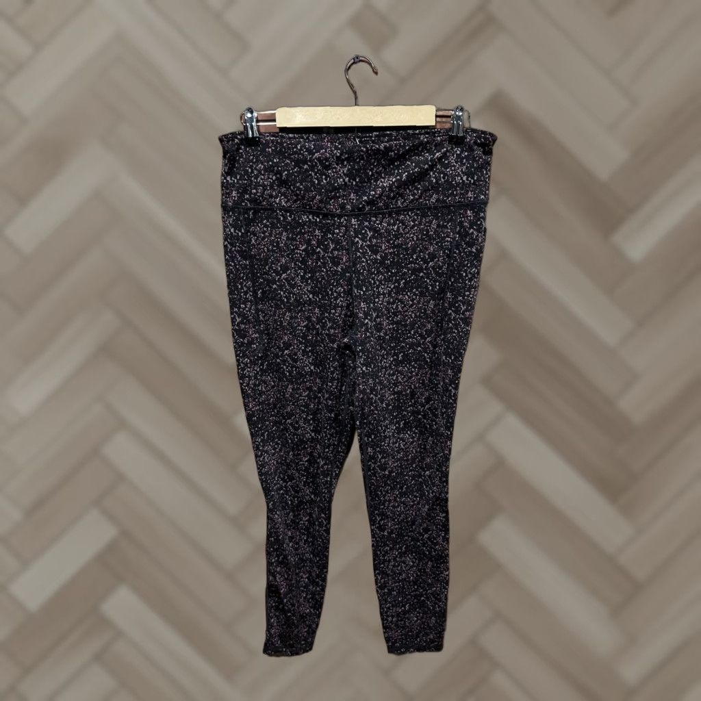 Vintage We Wander Womens Black Floral Cropped Leggings Pullon Size XL M Black Floral Cropped Leggings Womens XL we wander Size 32" / US 10 / IT 46 - 1 Thumbnail