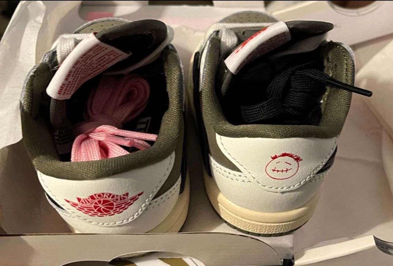 Nike × Travis Scott Travis Scott Jordan 1 low Reverse Olive kids baby size 4C Size US 5 / EU 37 - 2 Thumbnail