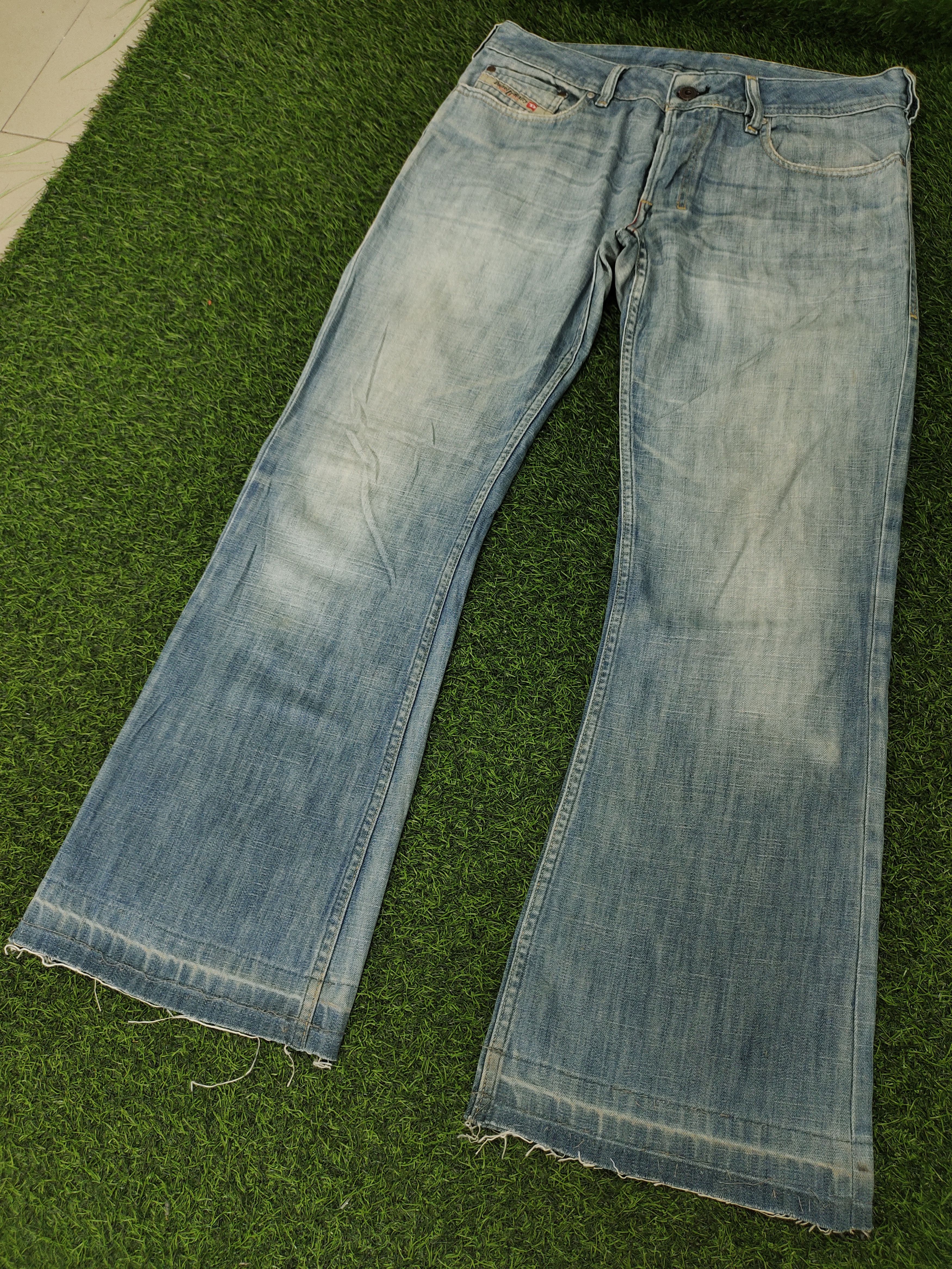Diesel Flare Jeans Diesel Clawmark Distress Faded Denim Bootcut Y2k Size US 32 / EU 48 - 1 Thumbnail