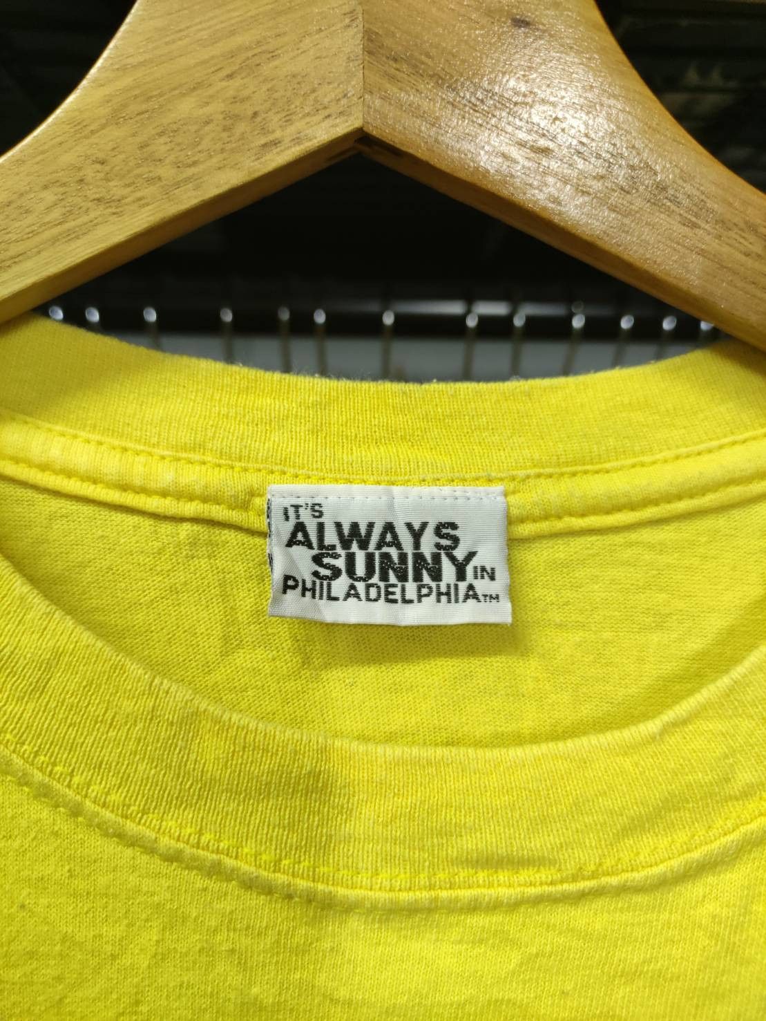Ripple Junction Vtg 00's It's Always Sunny in Philadelphia Sitcom Promo Size US M / EU 48-50 / 2 - 5 Thumbnail