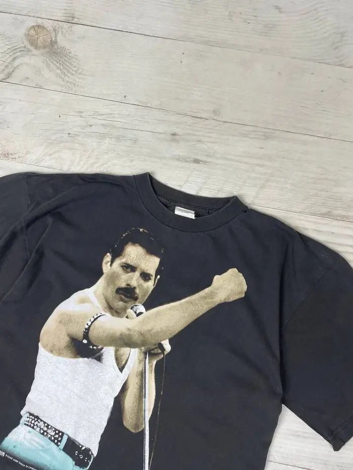 Band Tees Vintage 1993 Freddie Mercury Queen Big Logo T Shirt Size US XL / EU 56 / 4 - 5 Thumbnail