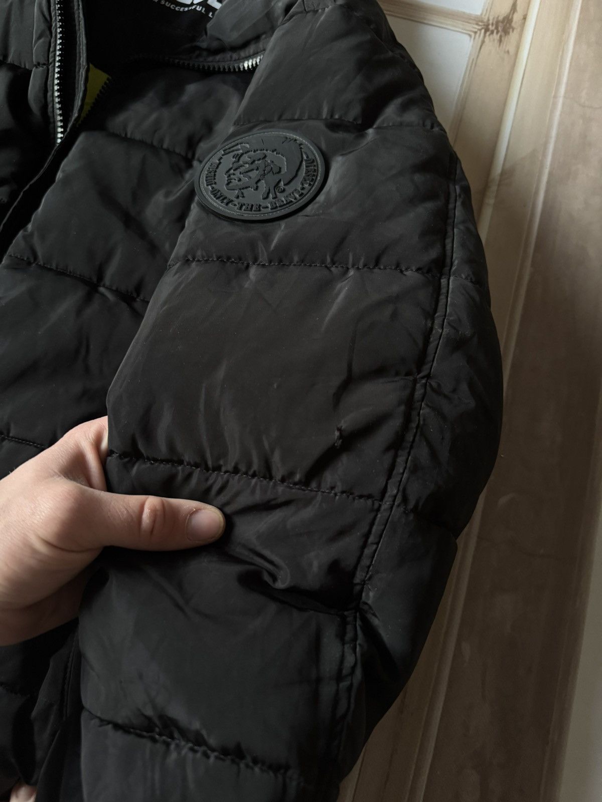 Diesel Vintage Diesel Black Puffer Jacket – Minimal Logo – Y2K Size US L / EU 52-54 / 3 - 9 Thumbnail