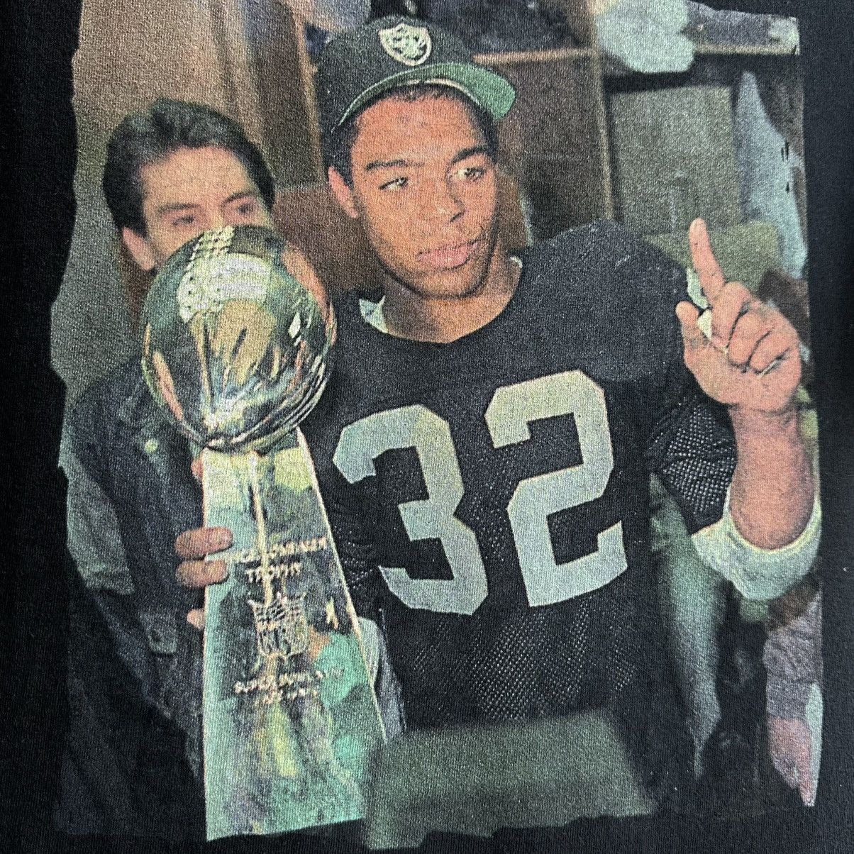 Mitchell & Ness × NFL × Vintage MITCHELL & NESS MARCUS ALLEN #32 RAIDERS NFL GRAPHIC TEE Size US S / EU 44-46 / 1 - 3 Thumbnail