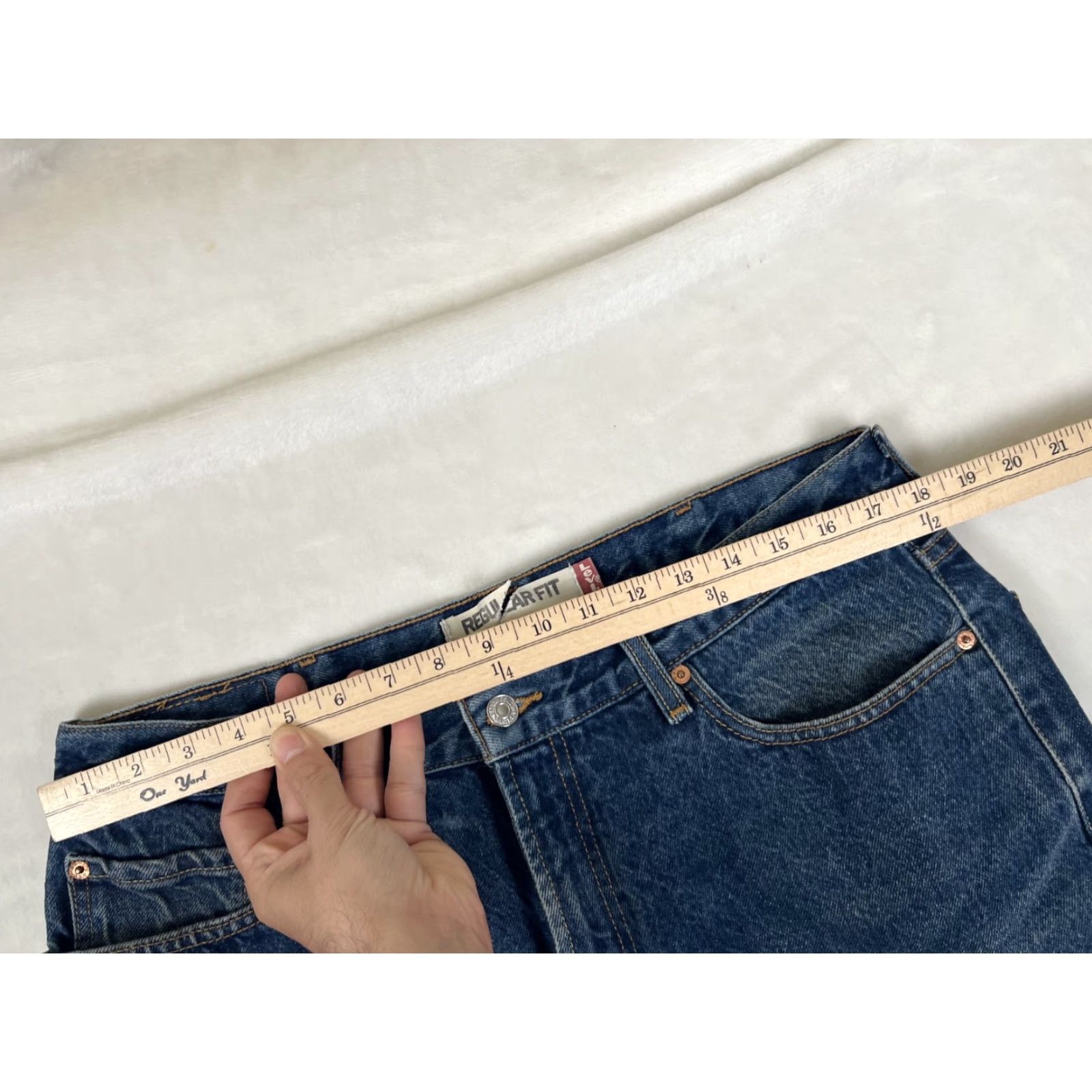 Levi's VINTAGE Levi’s 505 Jeans - 36x30 - Denim - Blue - Regular Fit - 5-Pocket - Zip - Mid Rise - Mexico - USA Theme - 90s - Men's Size US 36 / EU 52 - 7 Thumbnail