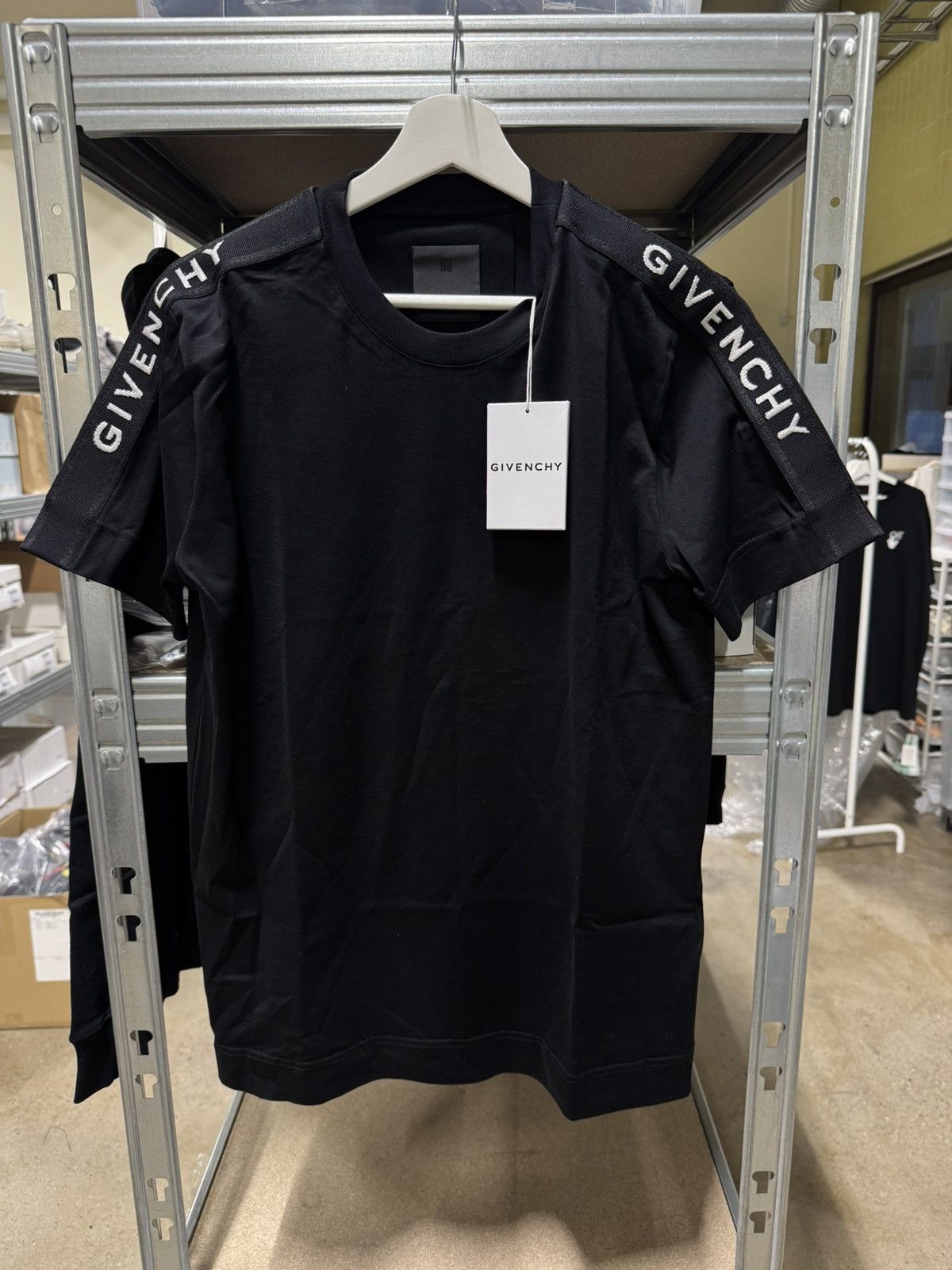 Givenchy Givenchy Embroidery Shoulder Logo T-Shirt NEW 650$ Size US S / EU 44-46 / 1 - 1 Thumbnail